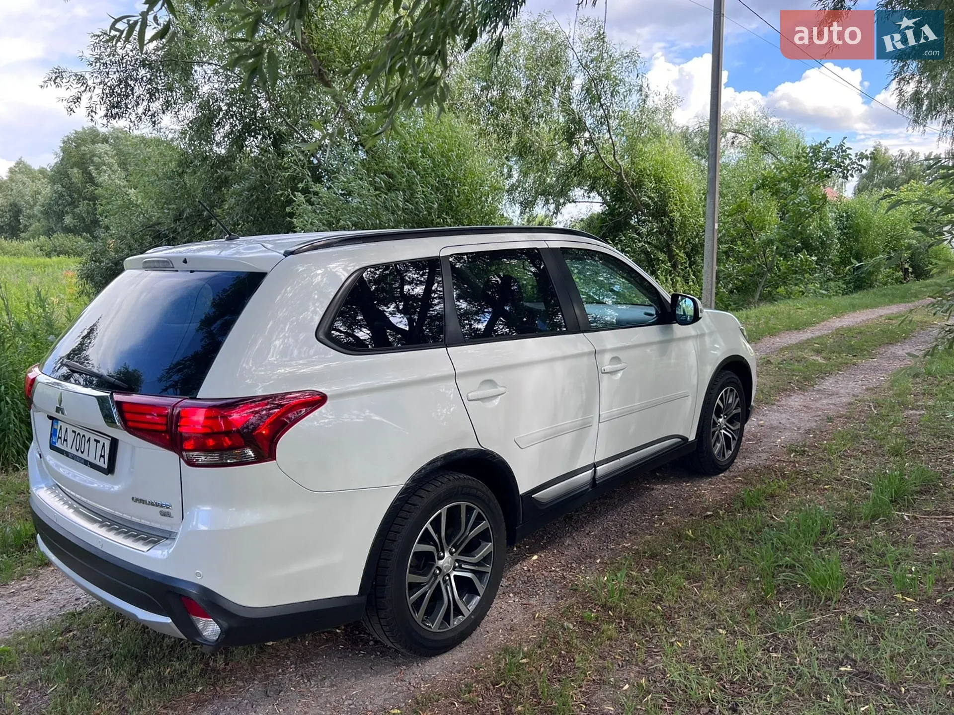 2015 Mitsubishi Outlander - мініатюра 10