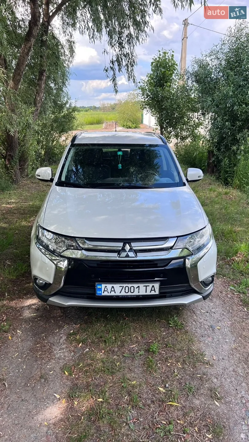 2015 Mitsubishi Outlander - мініатюра 15