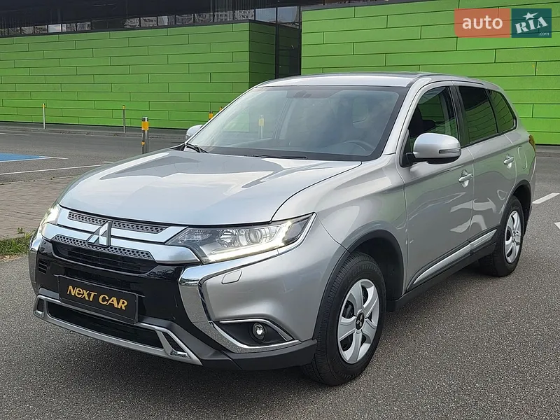 Mitsubishi Outlander 2021