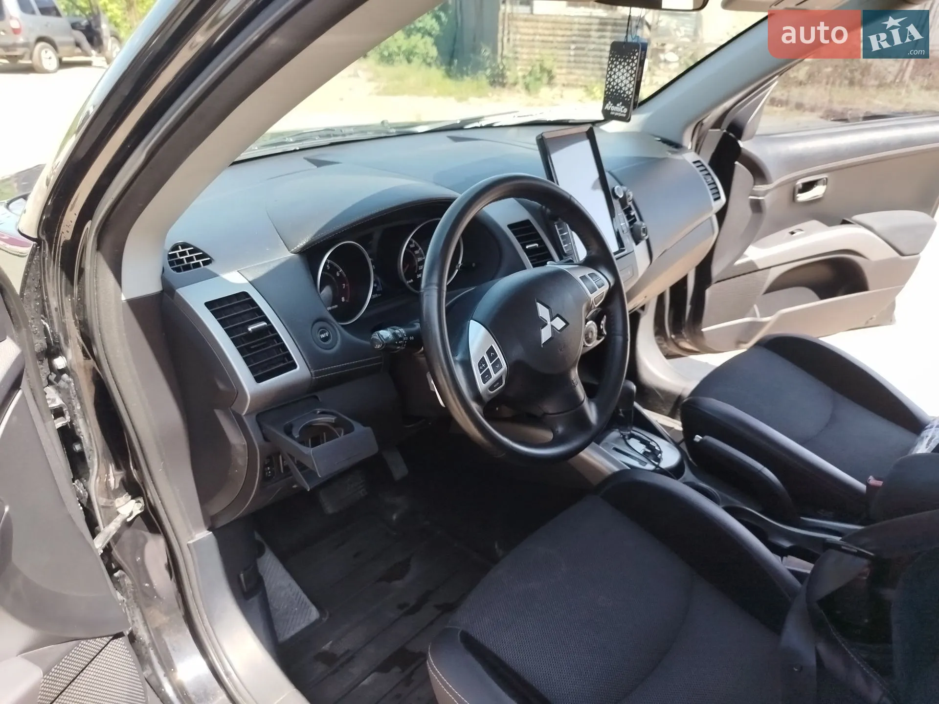 2010 Mitsubishi Outlander - мініатюра 12