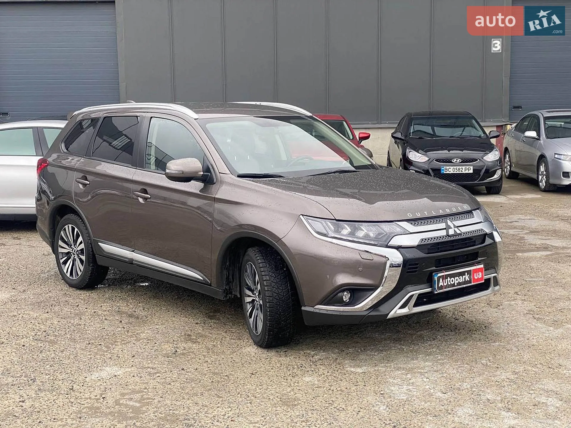 2019 Mitsubishi Outlander - мініатюра 3