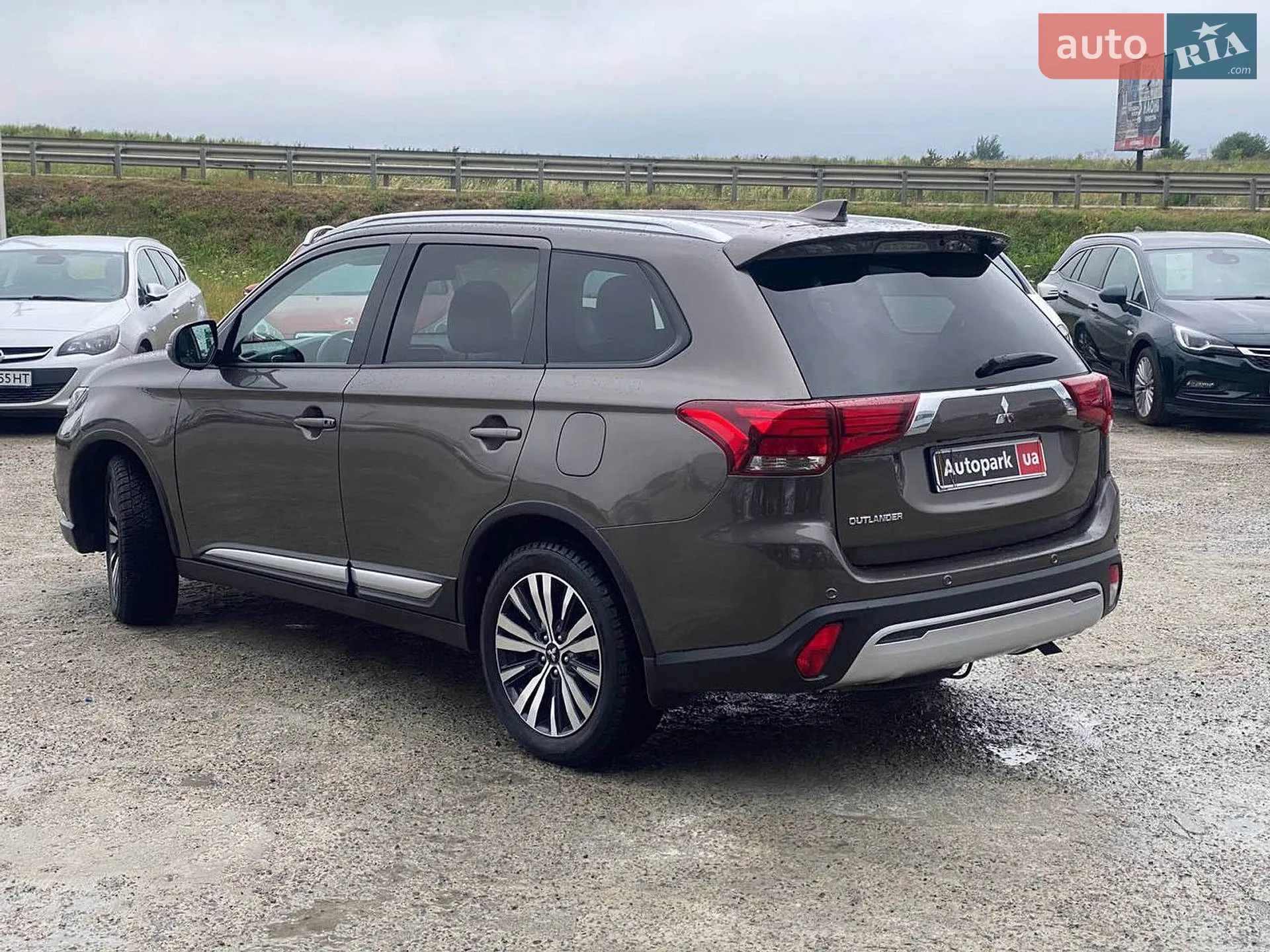 2019 Mitsubishi Outlander - мініатюра 9