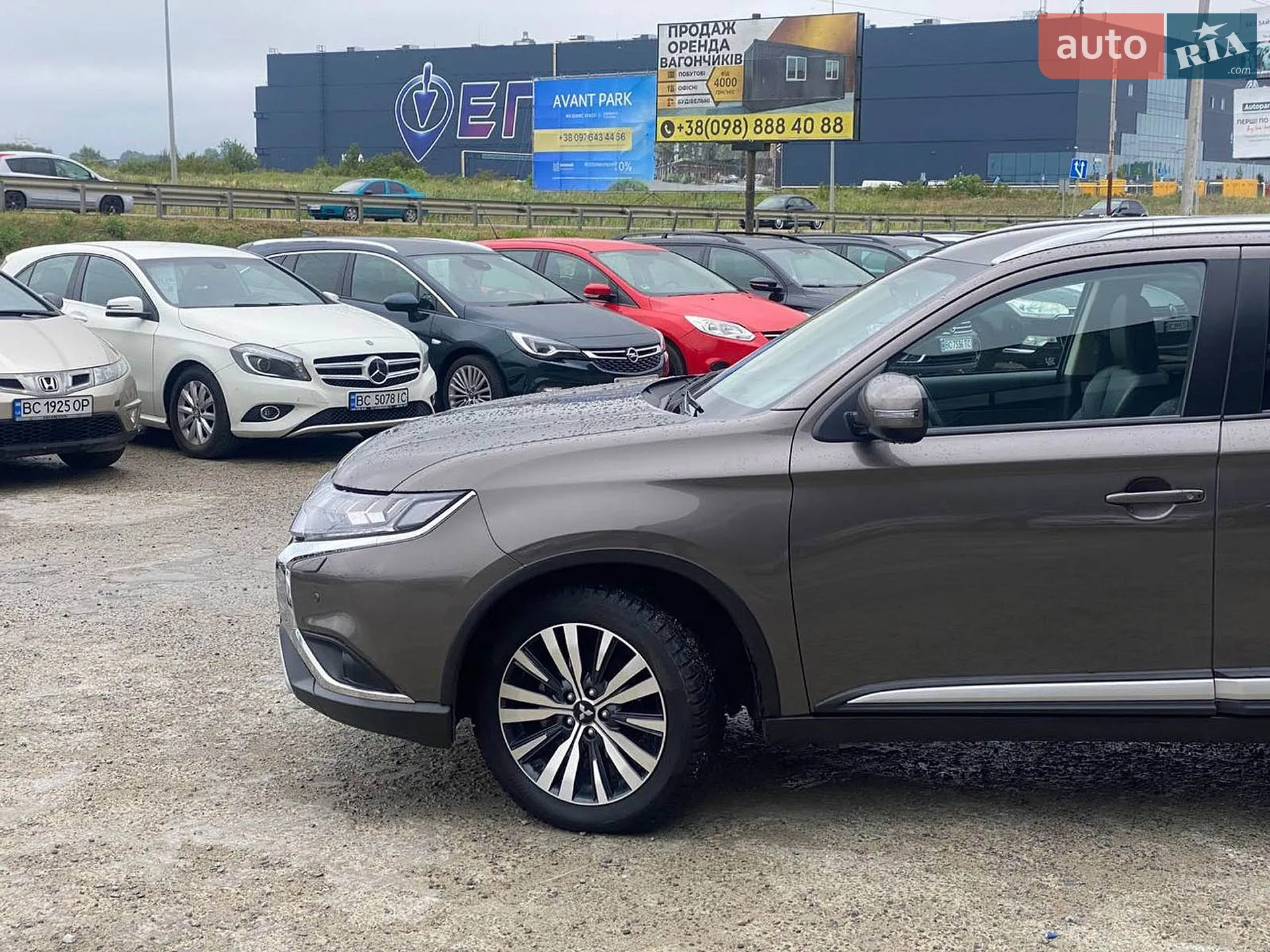 2019 Mitsubishi Outlander - мініатюра 12