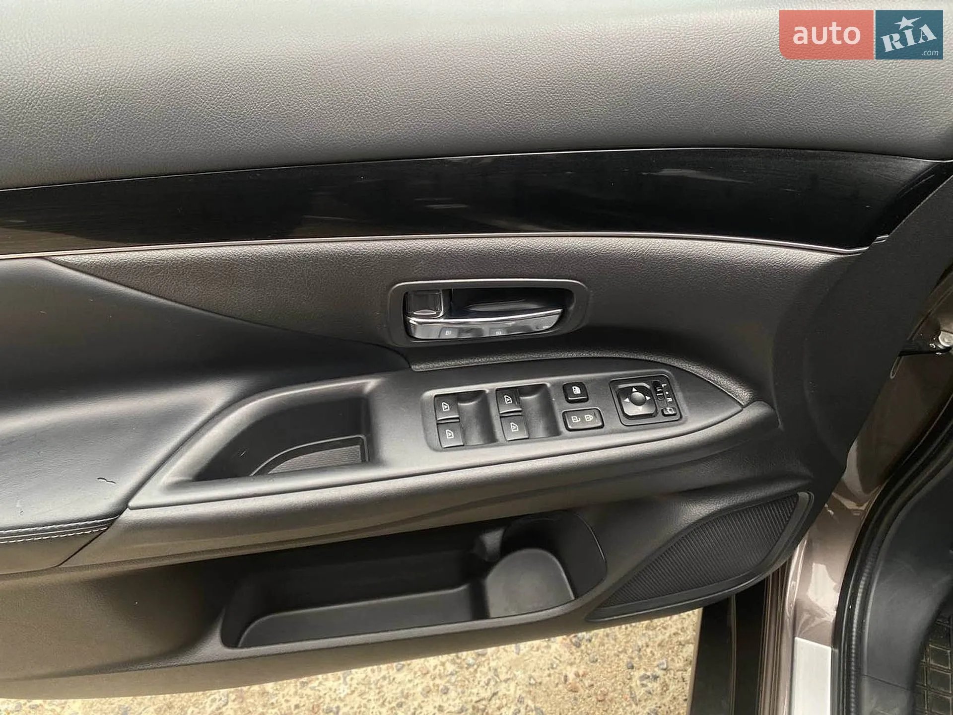 2019 Mitsubishi Outlander - мініатюра 19