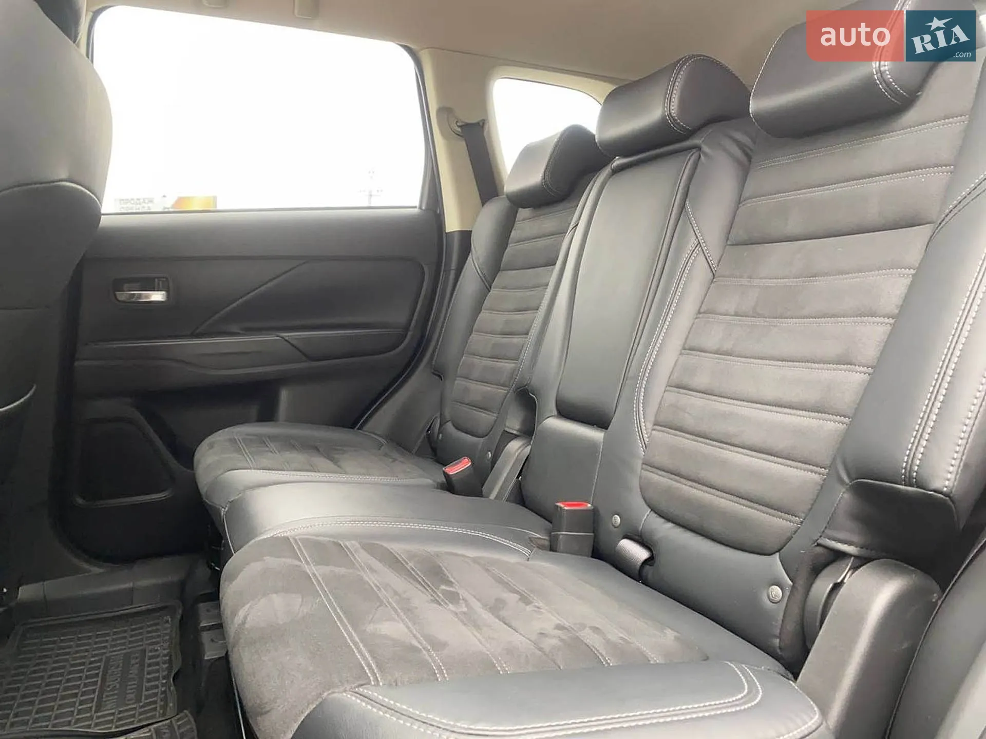 2019 Mitsubishi Outlander - мініатюра 28
