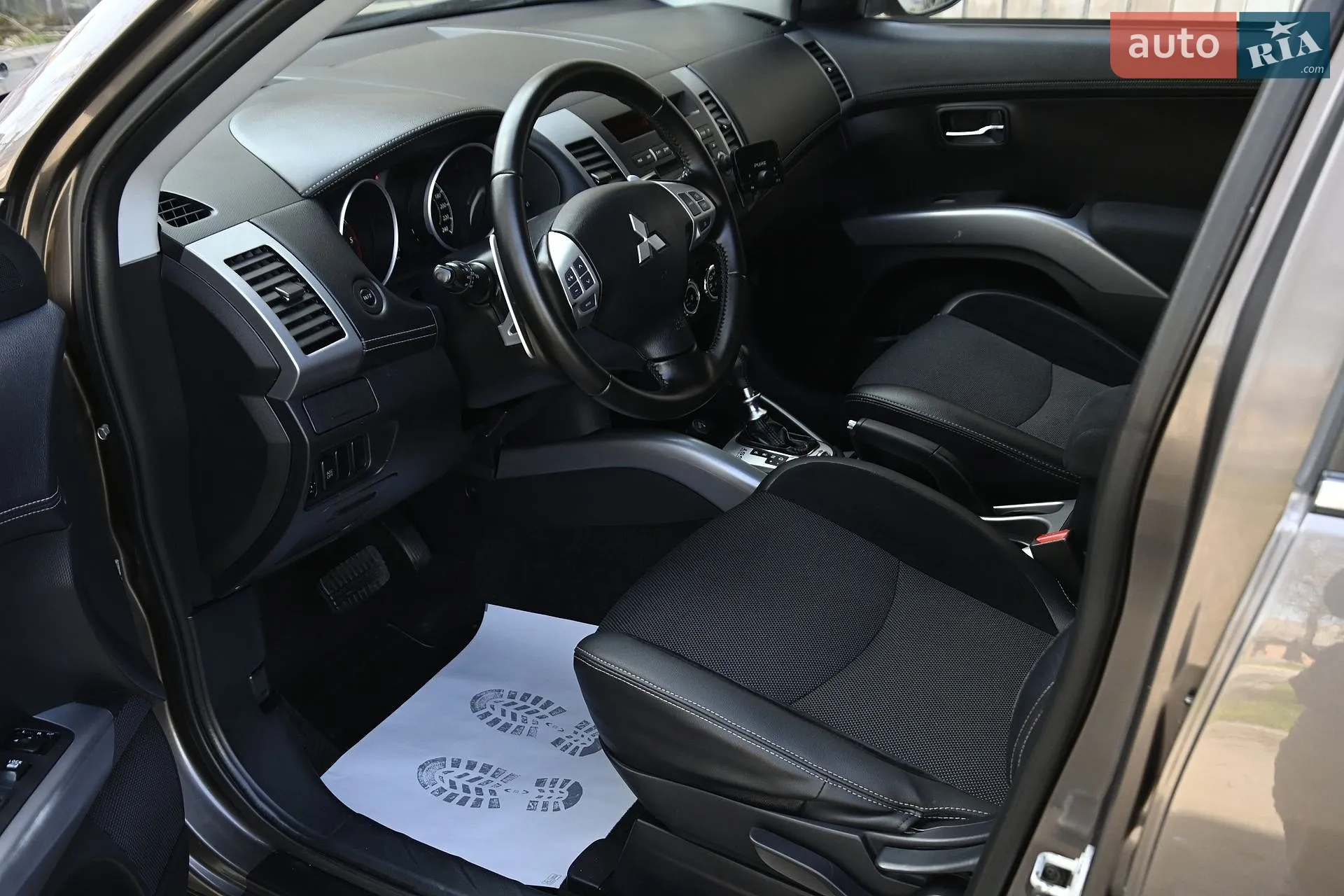 2010 Mitsubishi Outlander - мініатюра 15