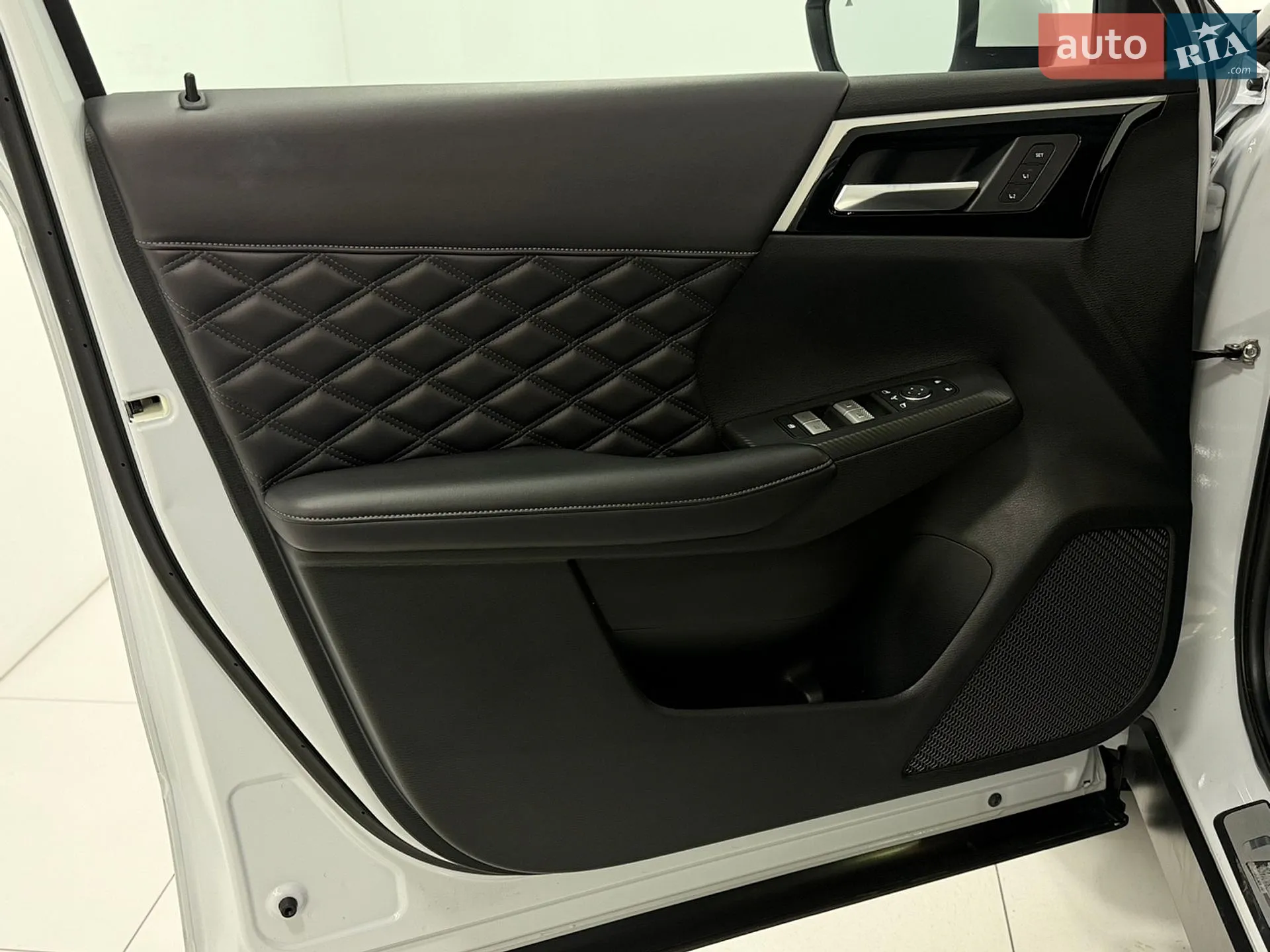 2023 Mitsubishi Outlander - мініатюра 19