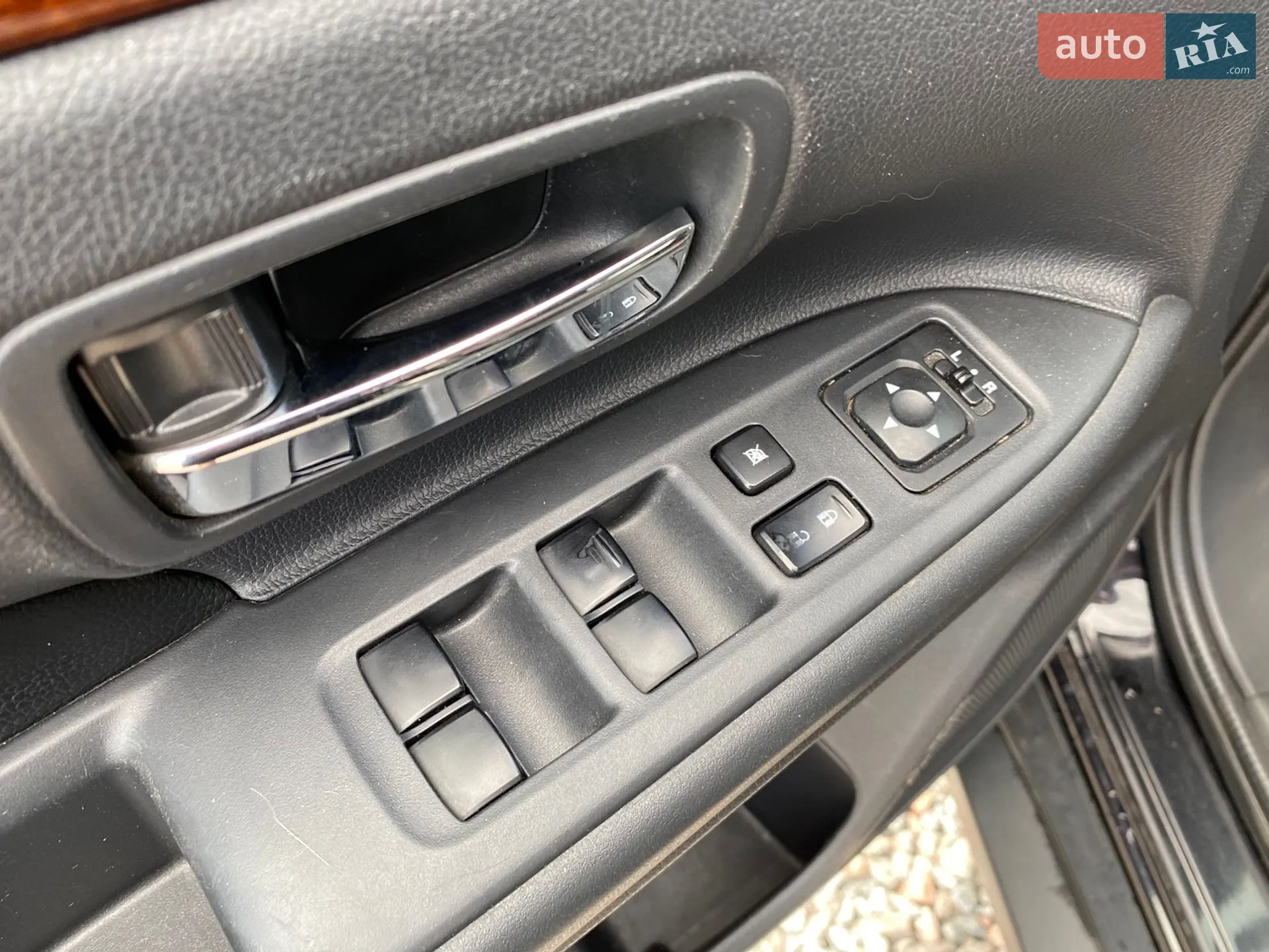 2014 Mitsubishi Outlander - мініатюра 14