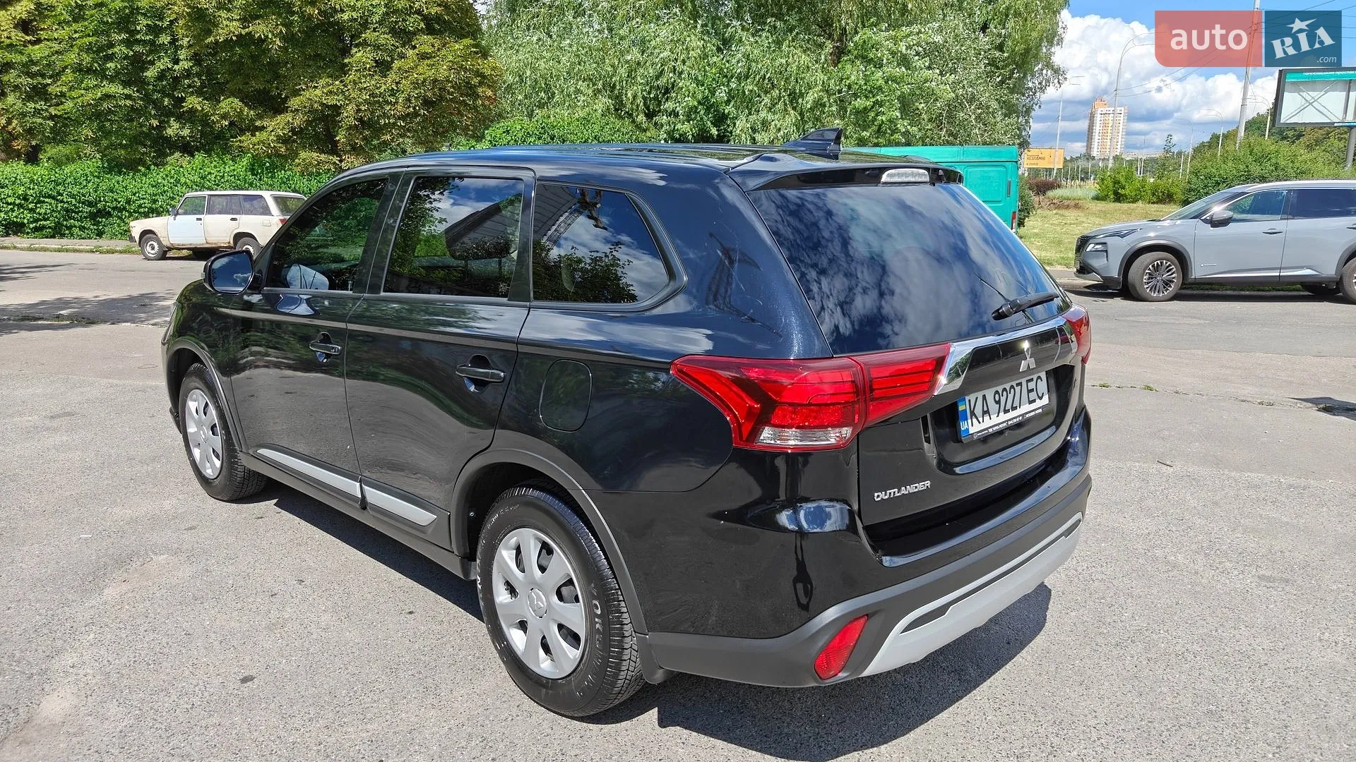 2021 Mitsubishi Outlander - мініатюра 3