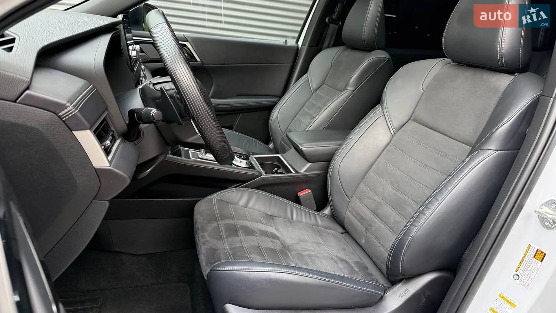 2022 Mitsubishi Outlander - мініатюра 12