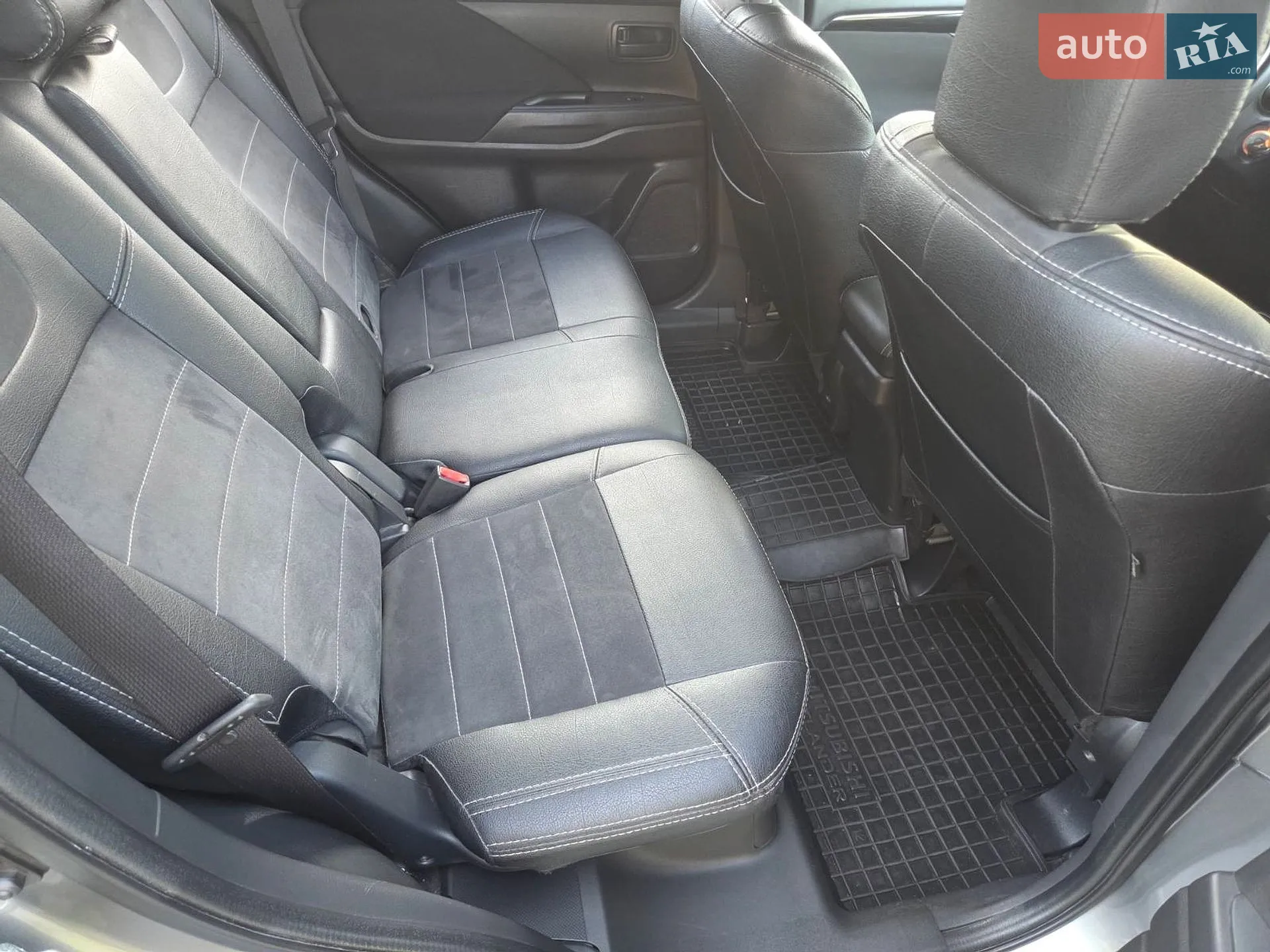 2021 Mitsubishi Outlander - мініатюра 18