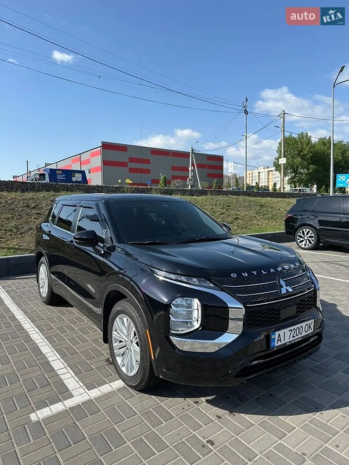 2021 Mitsubishi Outlander - мініатюра 13
