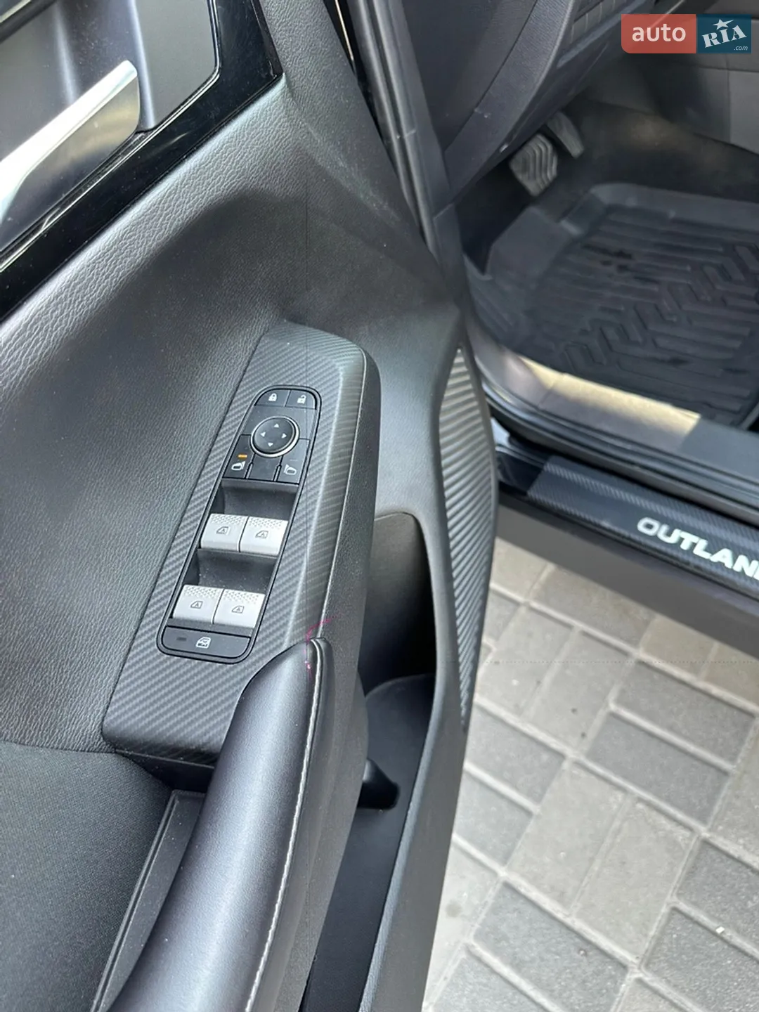 2021 Mitsubishi Outlander - мініатюра 13