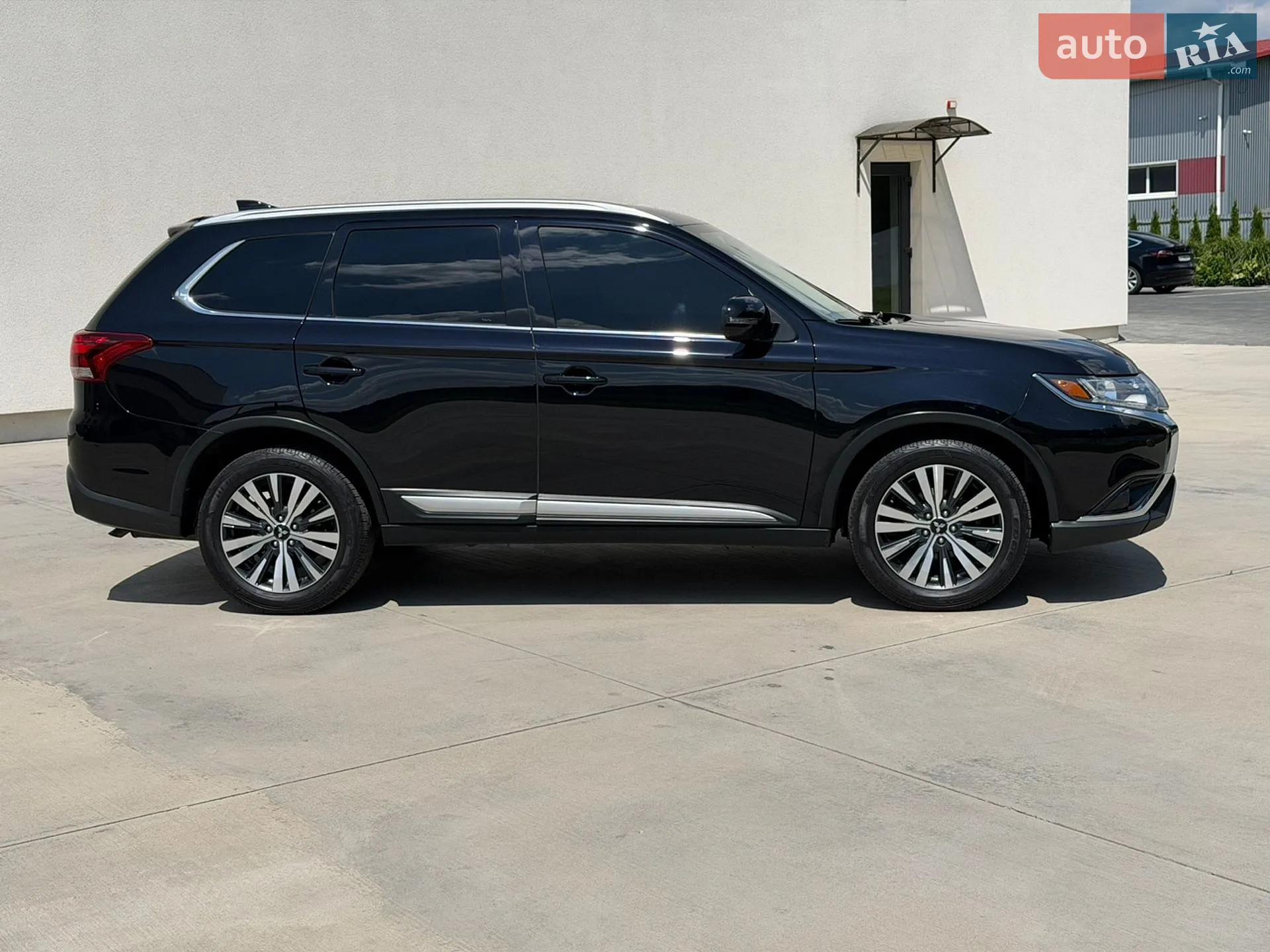 2019 Mitsubishi Outlander - мініатюра 2