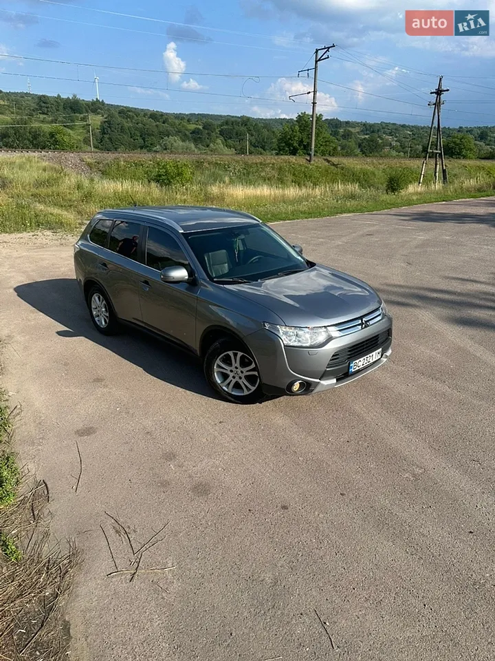 2015 Mitsubishi Outlander - мініатюра 16