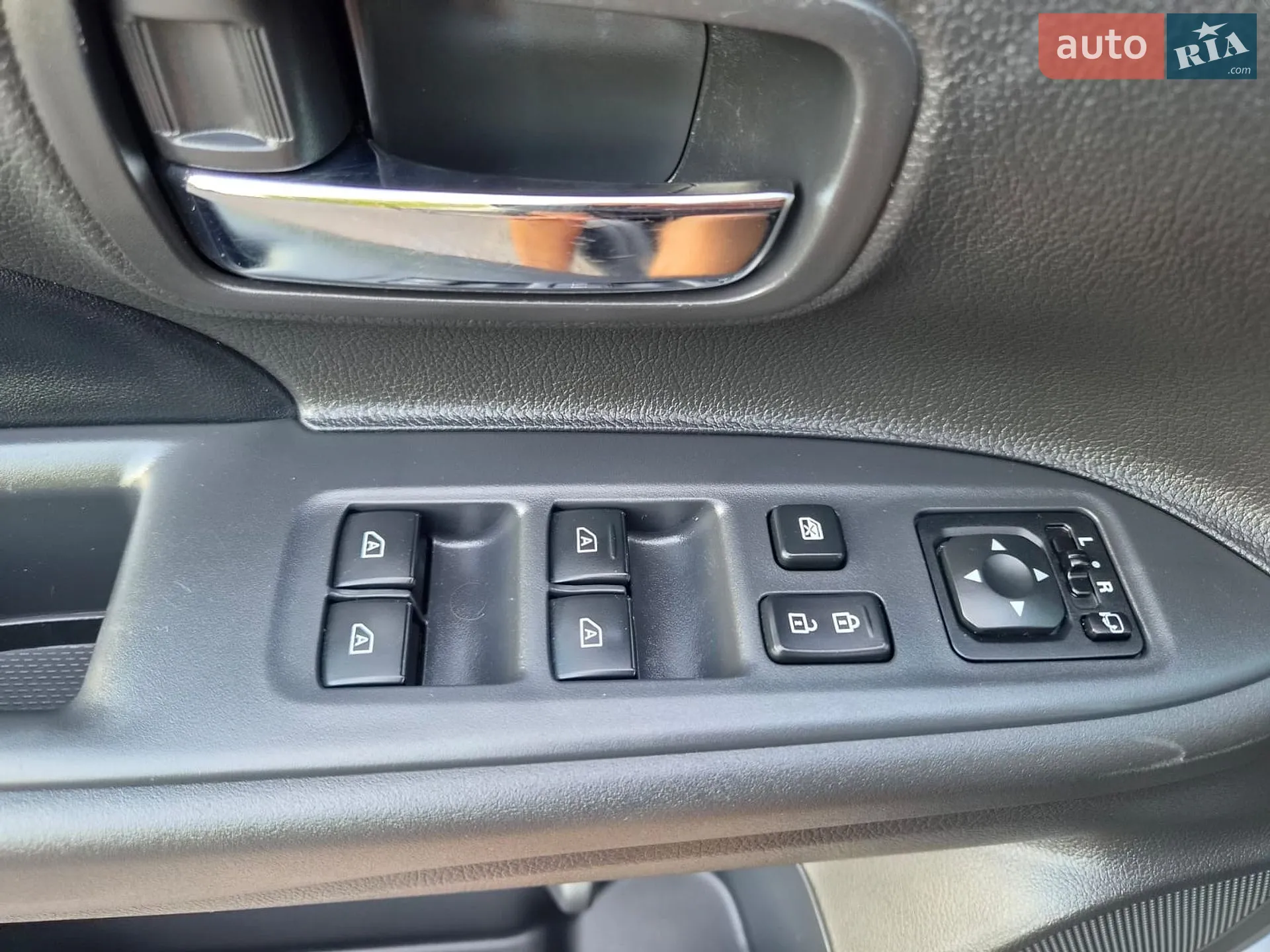 2019 Mitsubishi Outlander - мініатюра 31