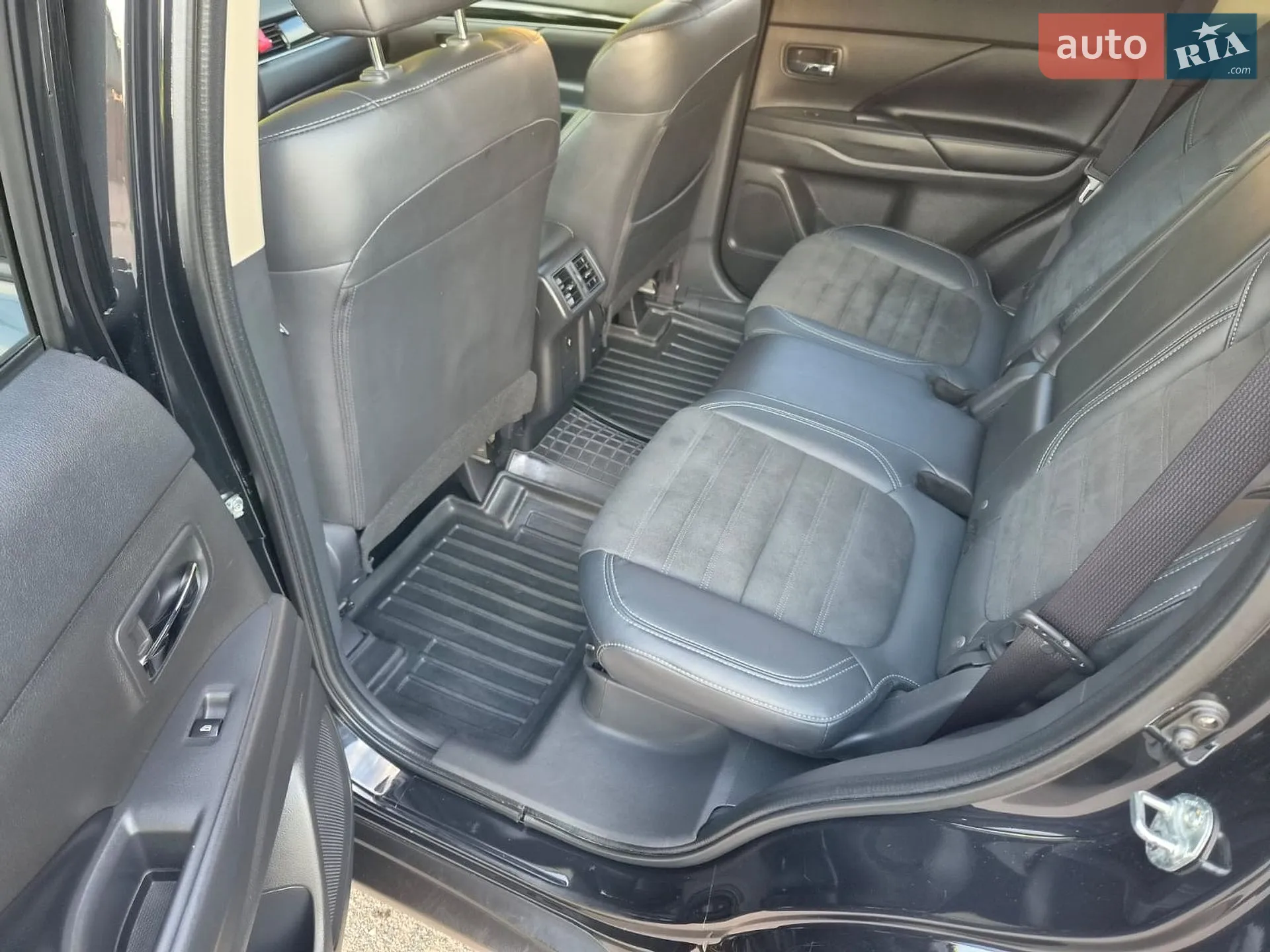 2019 Mitsubishi Outlander - мініатюра 41