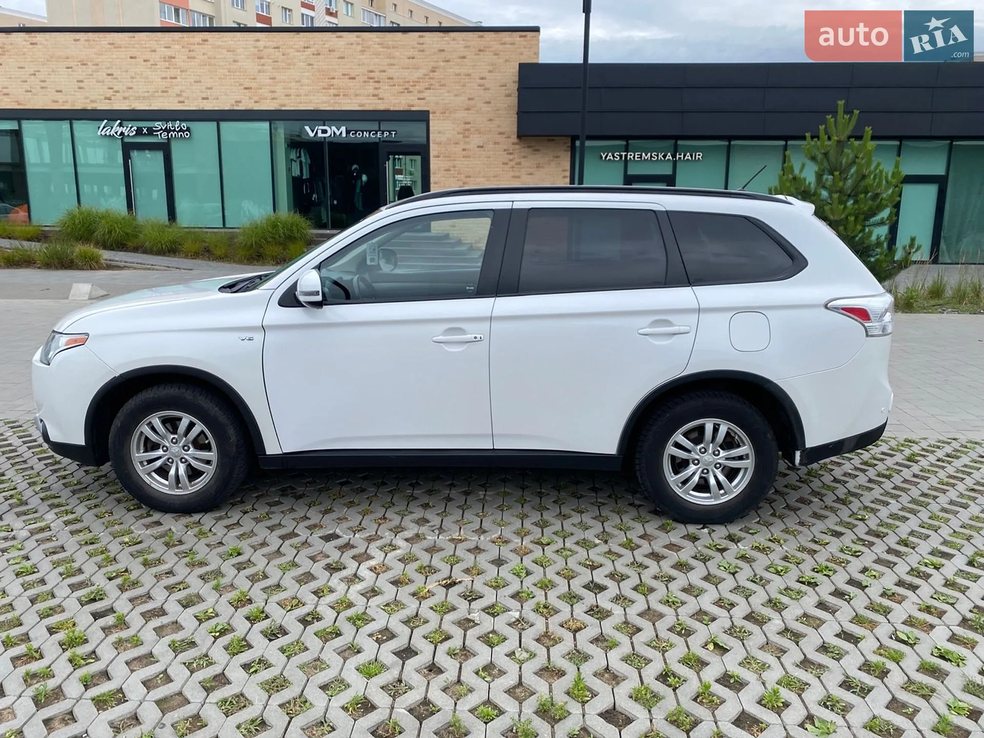 2014 Mitsubishi Outlander - мініатюра 10