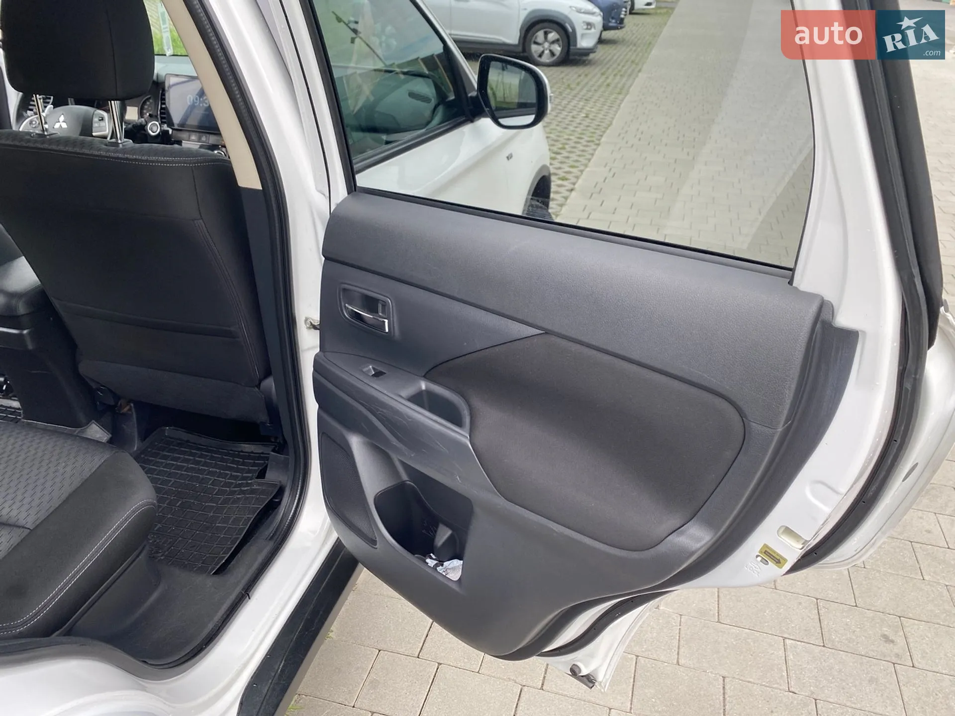 2014 Mitsubishi Outlander - мініатюра 24
