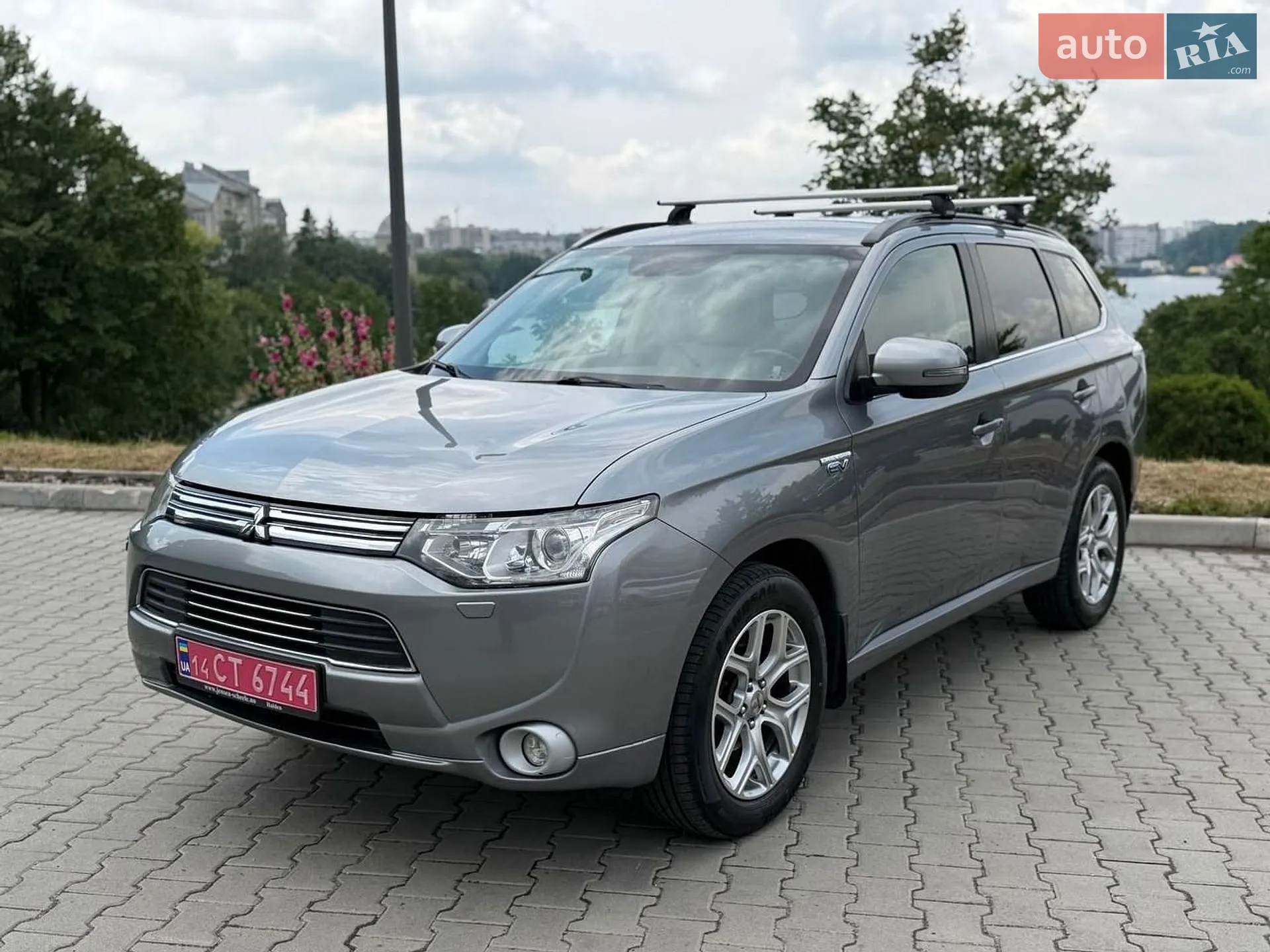 2014 Mitsubishi Outlander - мініатюра 15