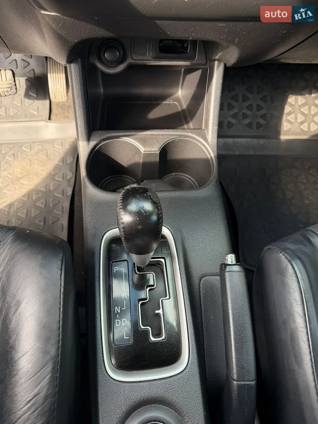 2013 Mitsubishi Outlander - мініатюра 19