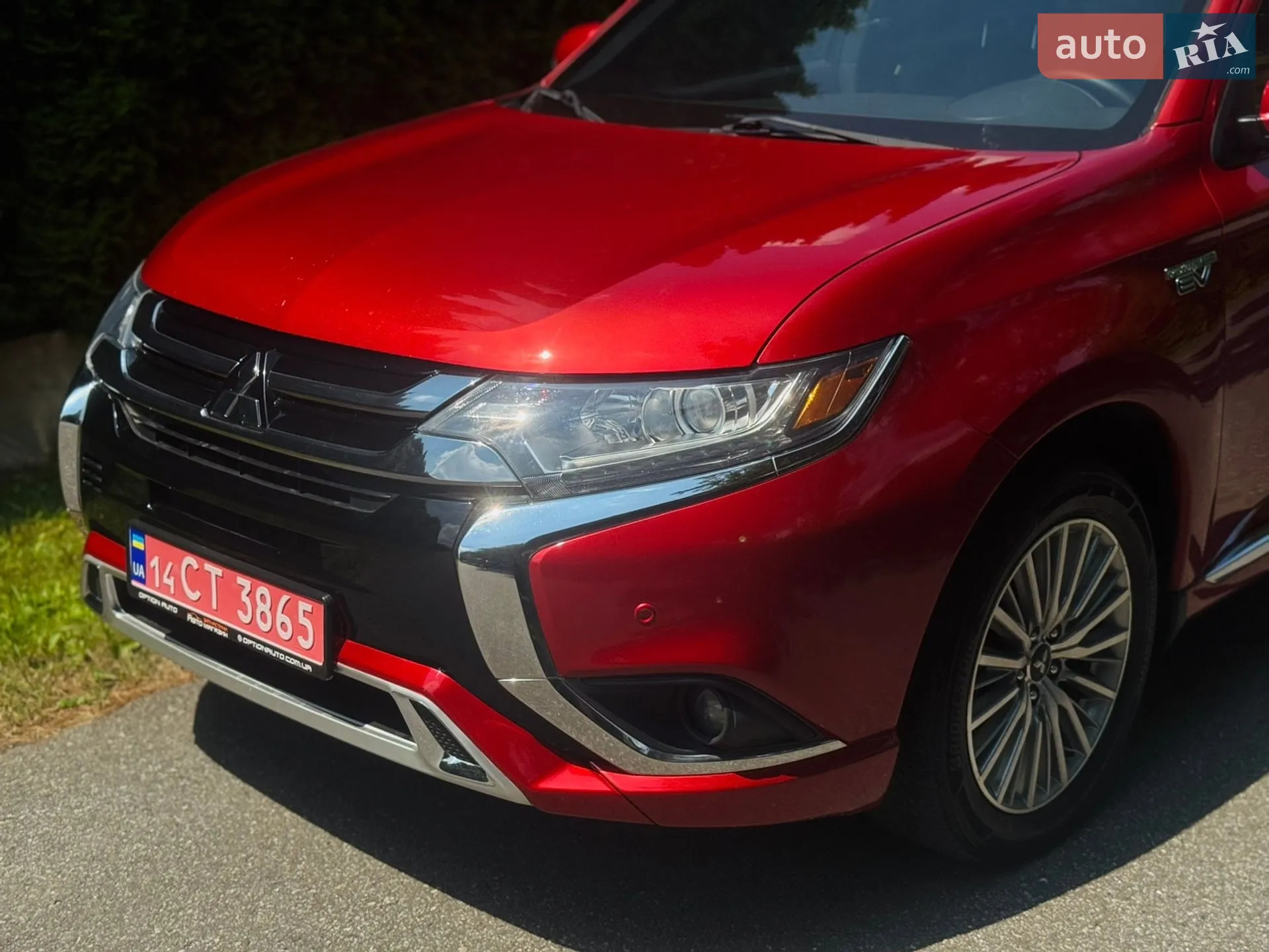 2019 Mitsubishi Outlander - мініатюра 2