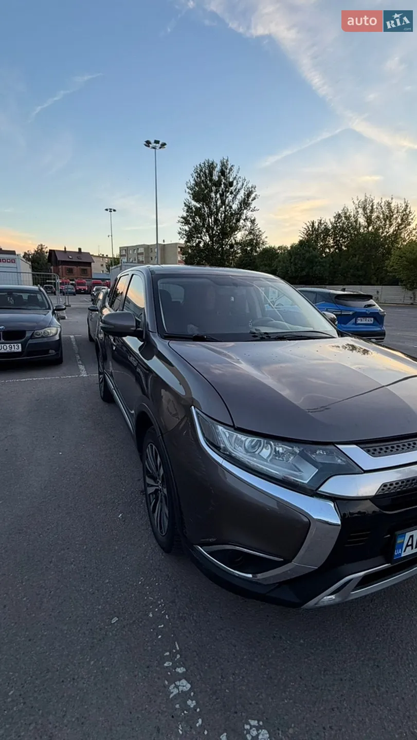 2018 Mitsubishi Outlander - мініатюра 3