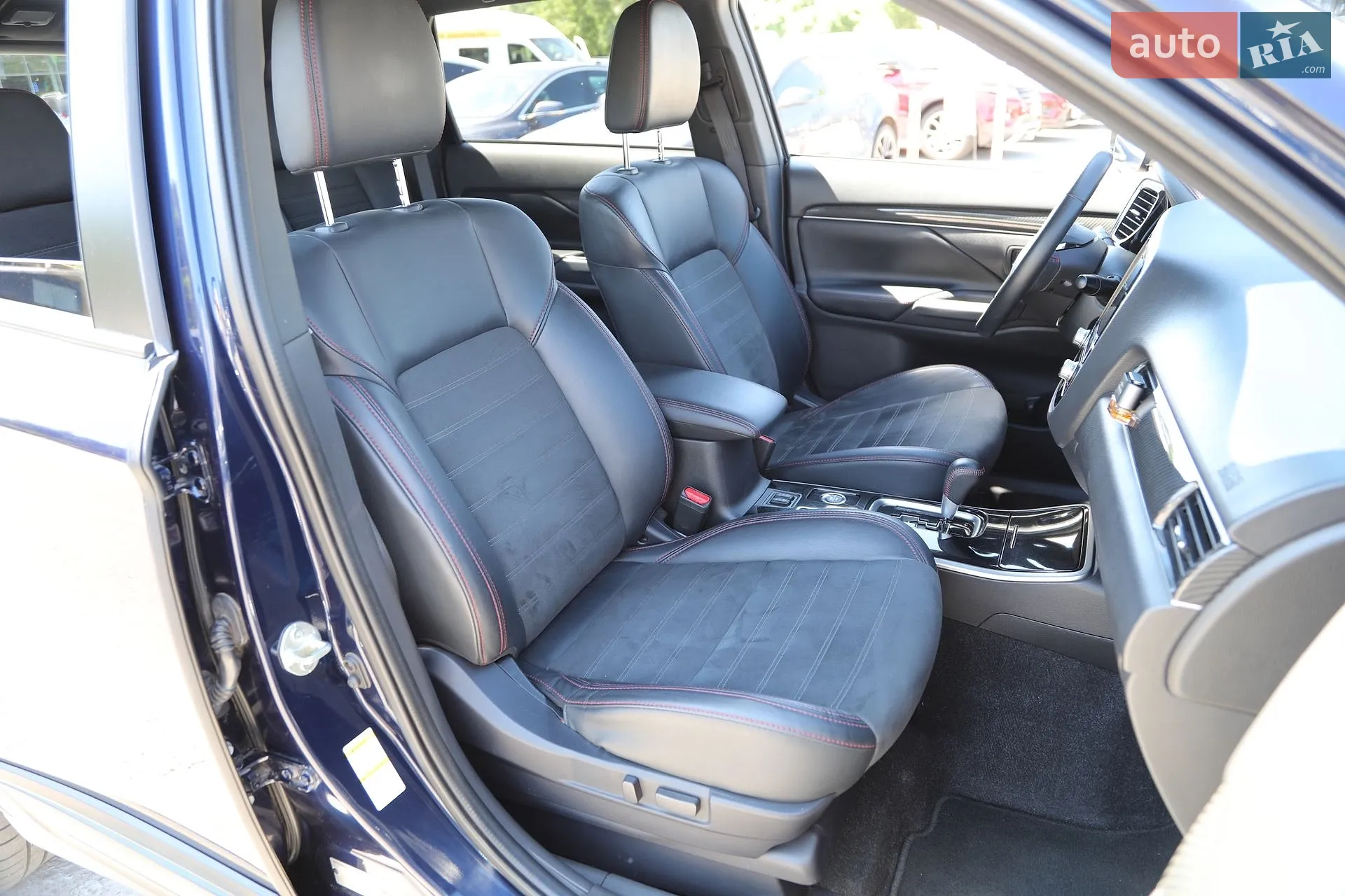 2020 Mitsubishi Outlander - мініатюра 16