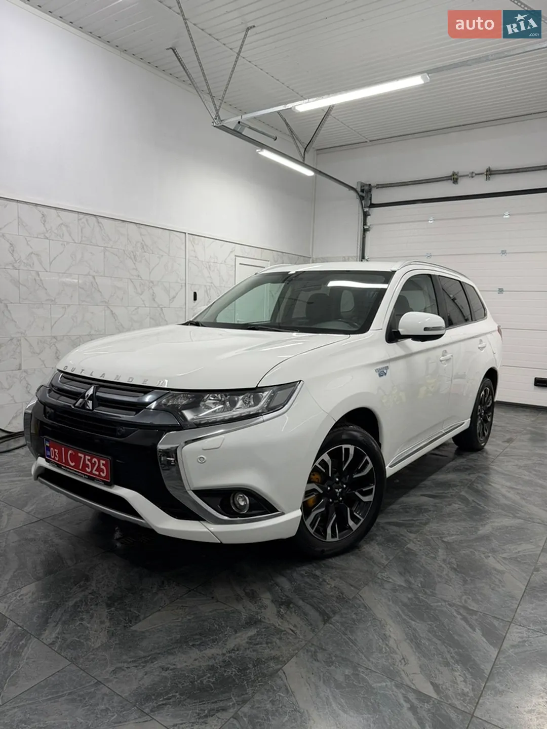 2016 Mitsubishi Outlander - мініатюра 3