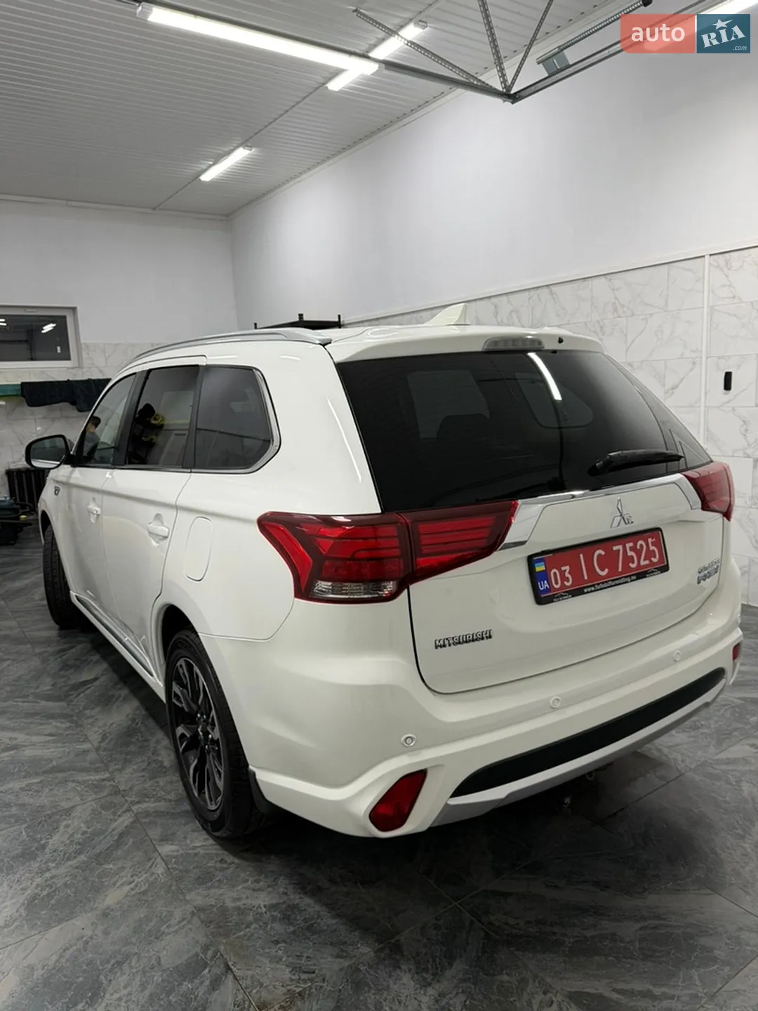 2016 Mitsubishi Outlander - мініатюра 14