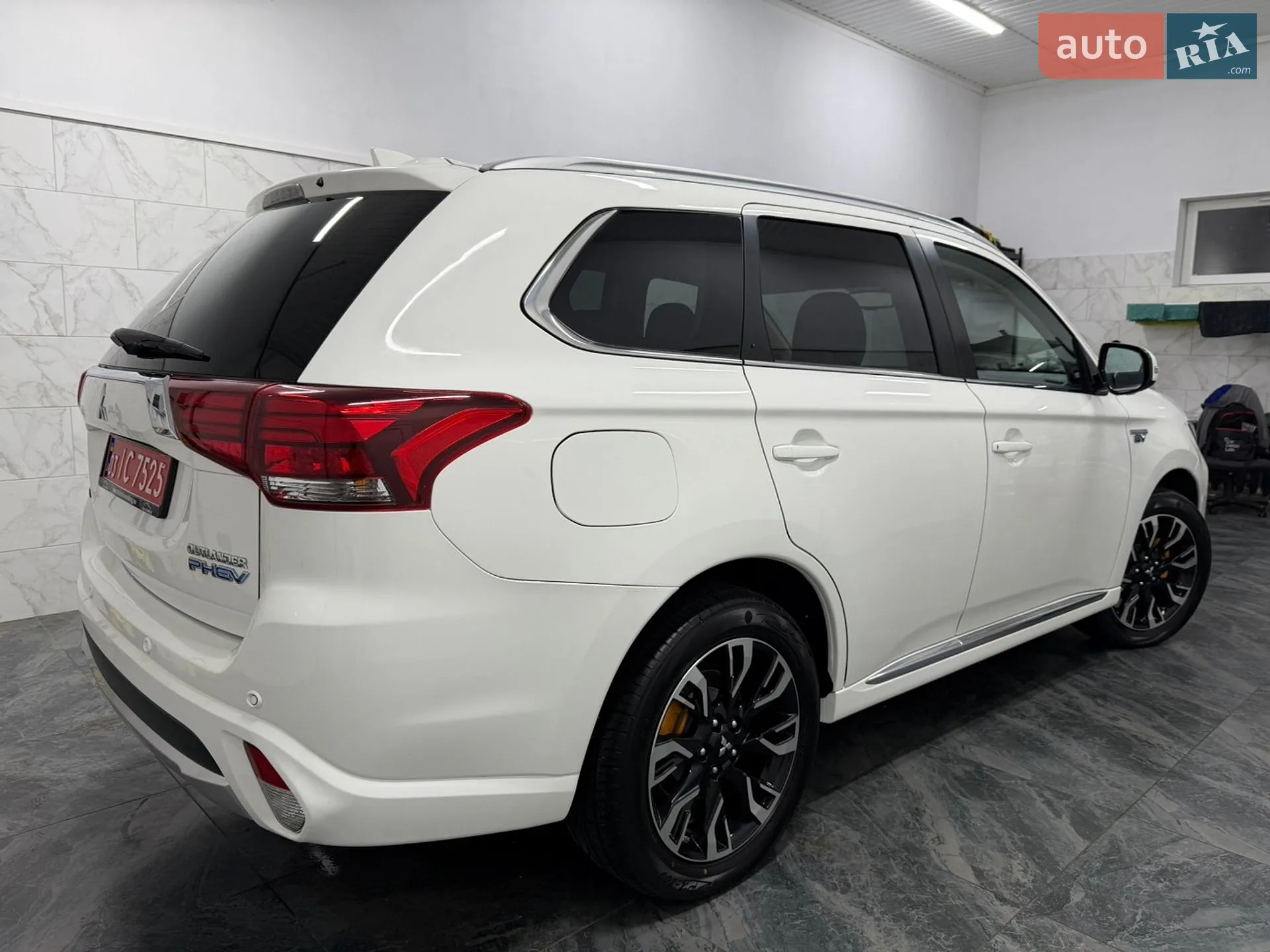 2016 Mitsubishi Outlander - мініатюра 20