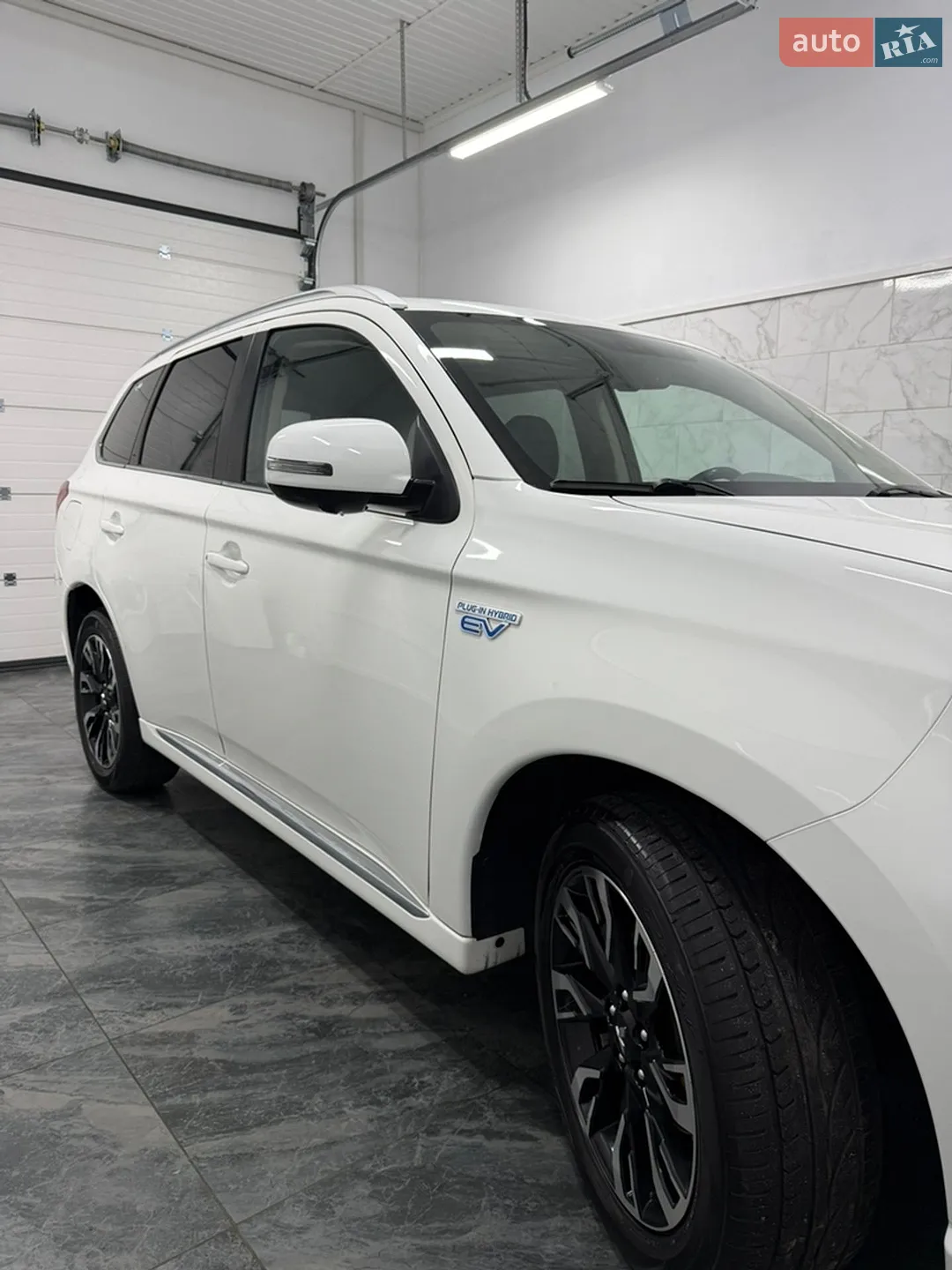 2016 Mitsubishi Outlander - мініатюра 25