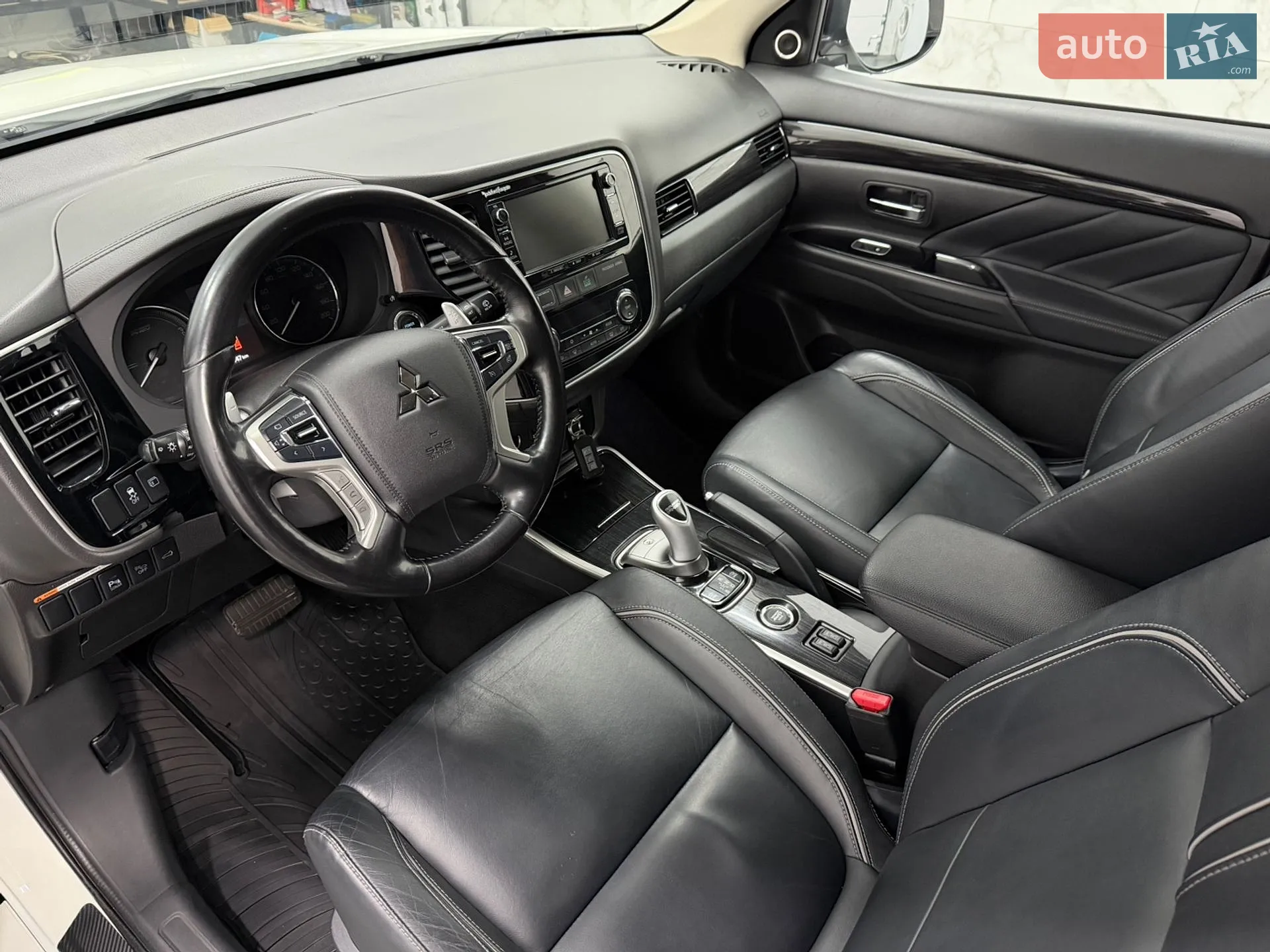 2016 Mitsubishi Outlander - мініатюра 30
