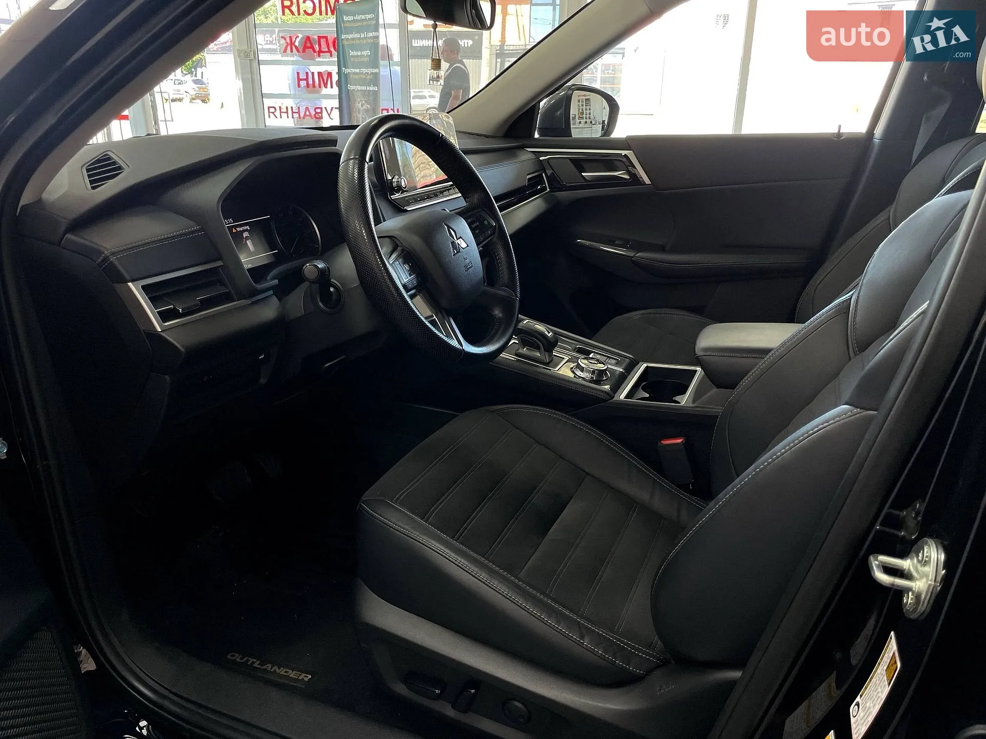 2022 Mitsubishi Outlander - мініатюра 18