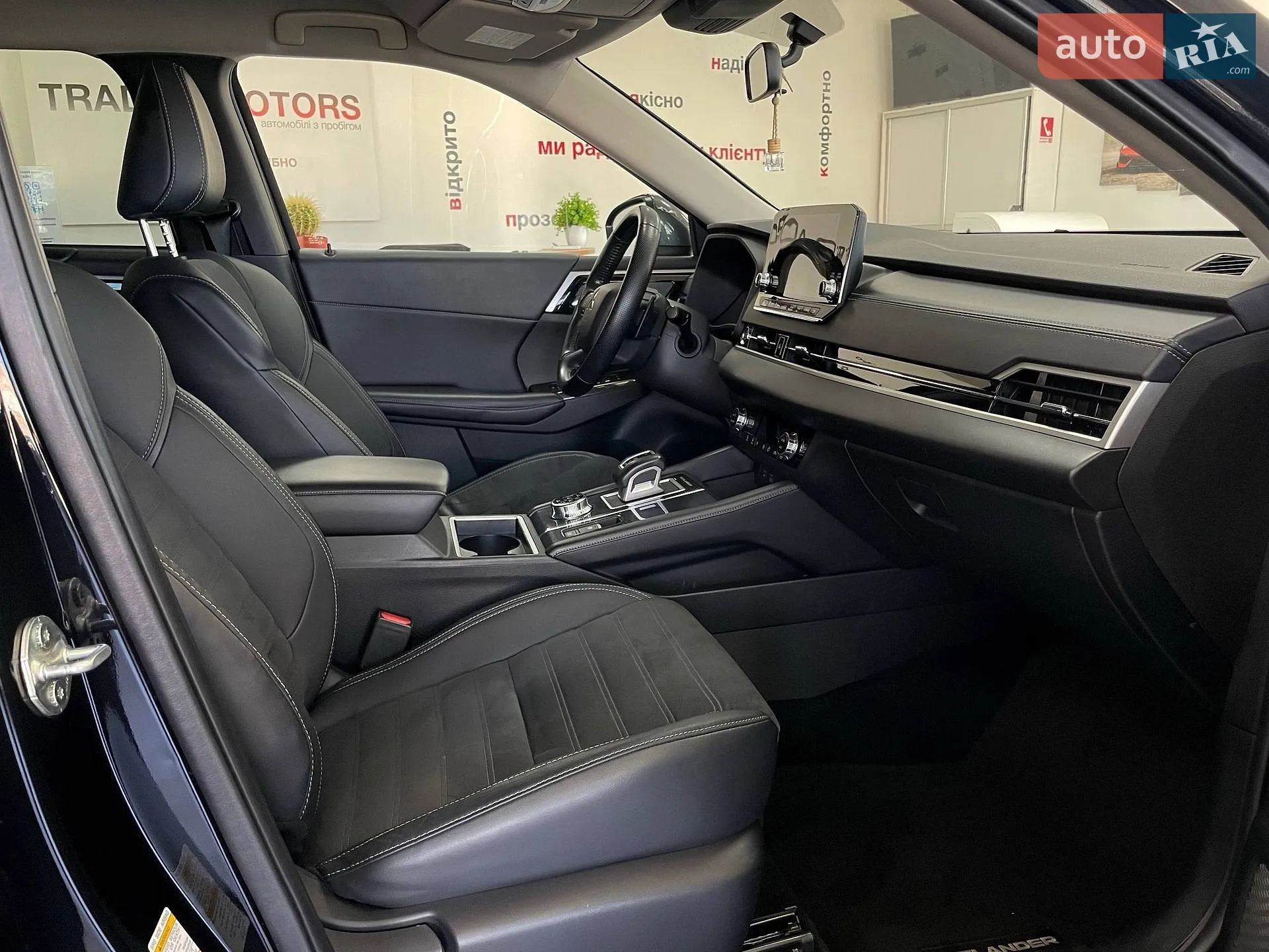 2022 Mitsubishi Outlander - мініатюра 38