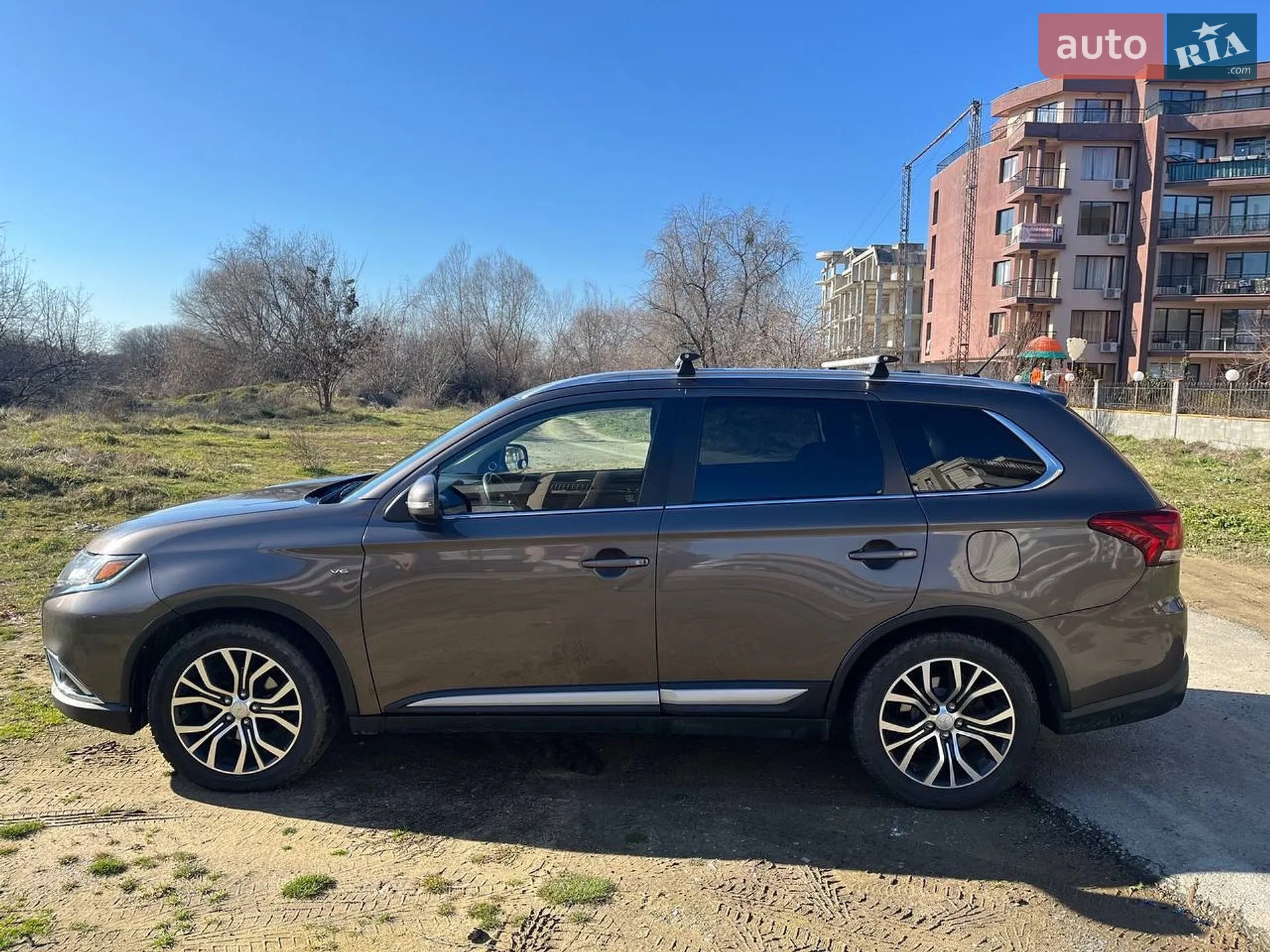 2015 Mitsubishi Outlander - фото 1