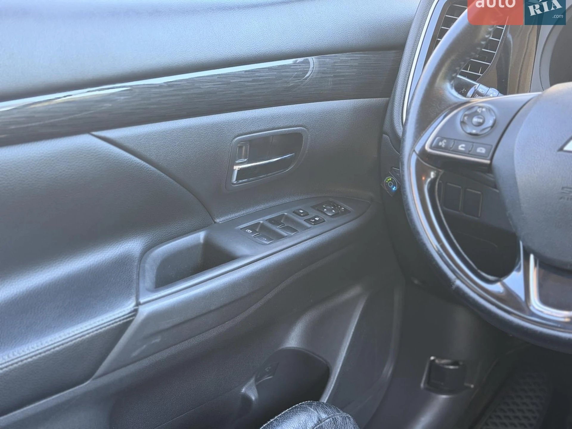 2015 Mitsubishi Outlander - мініатюра 13