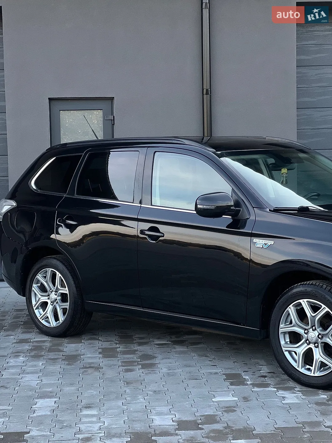 2014 Mitsubishi Outlander - мініатюра 2