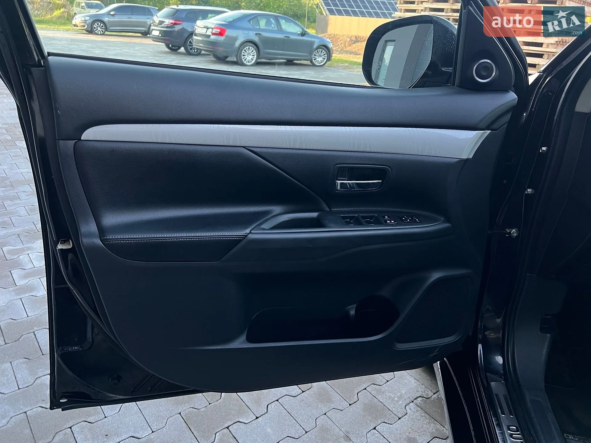 2014 Mitsubishi Outlander - мініатюра 13