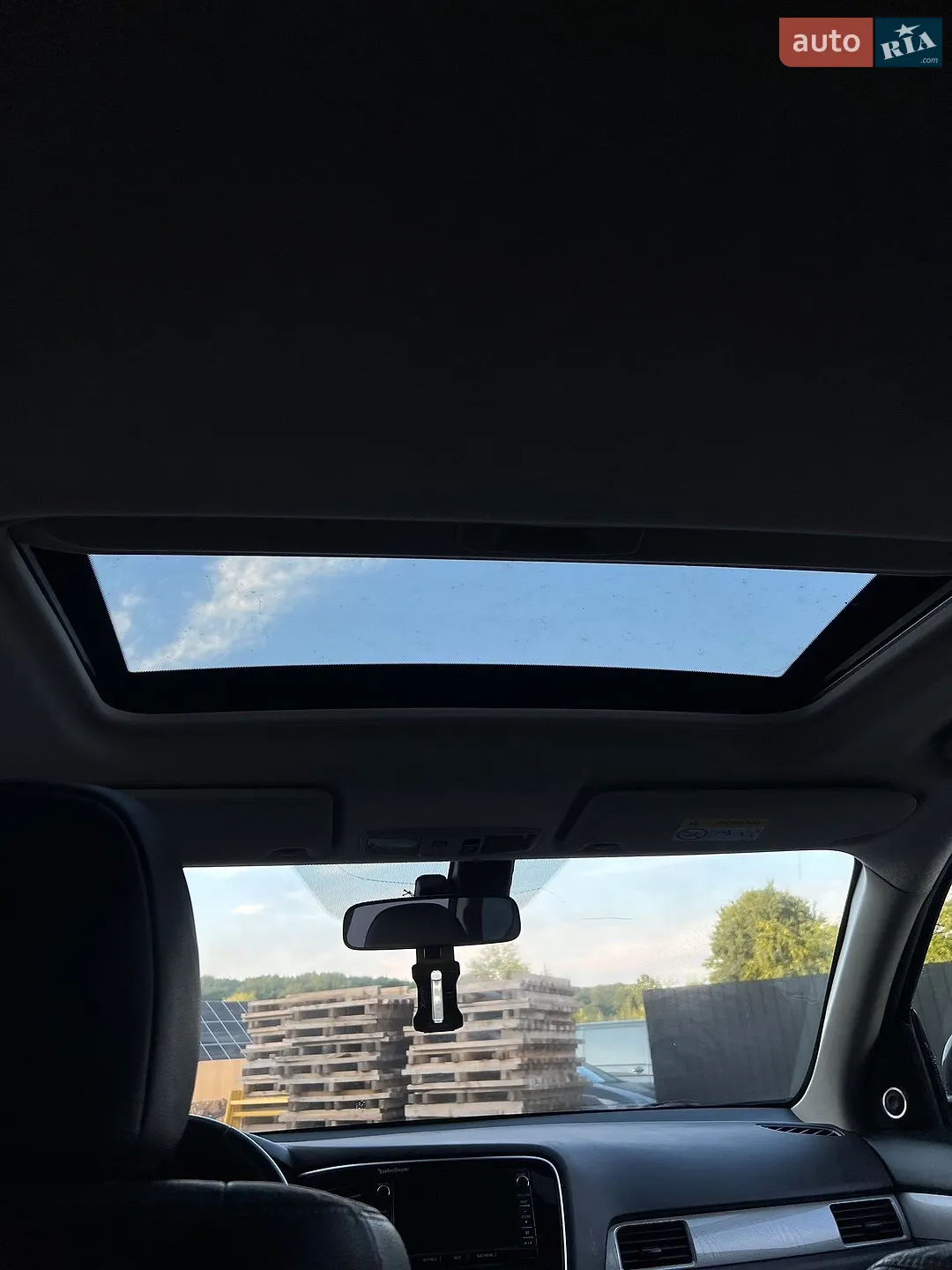 2014 Mitsubishi Outlander - мініатюра 16