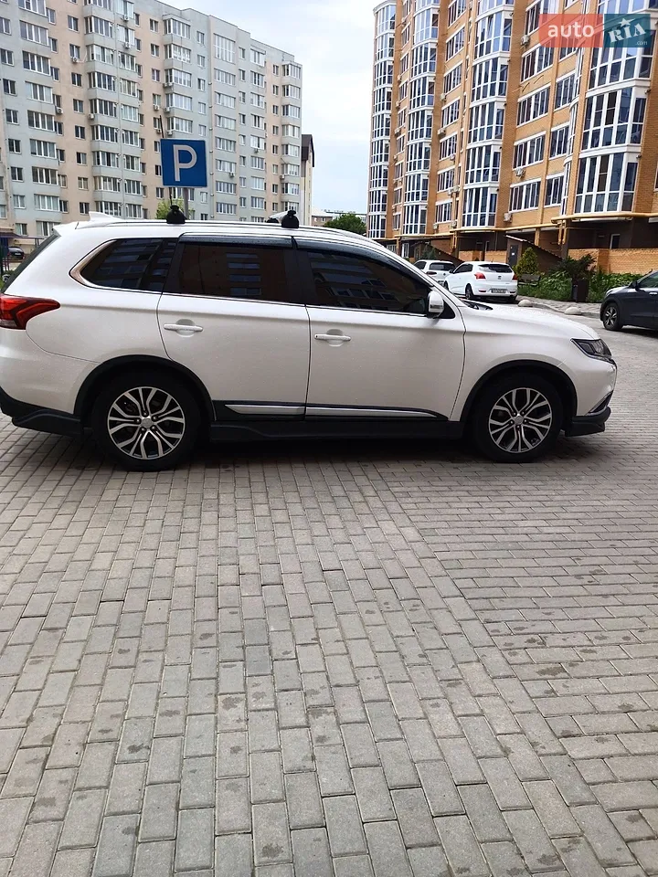2017 Mitsubishi Outlander - мініатюра 25