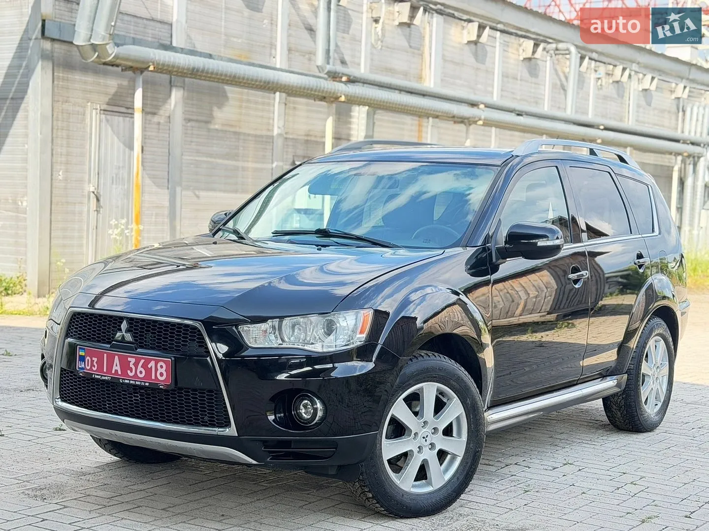 2010 Mitsubishi Outlander - фото 1