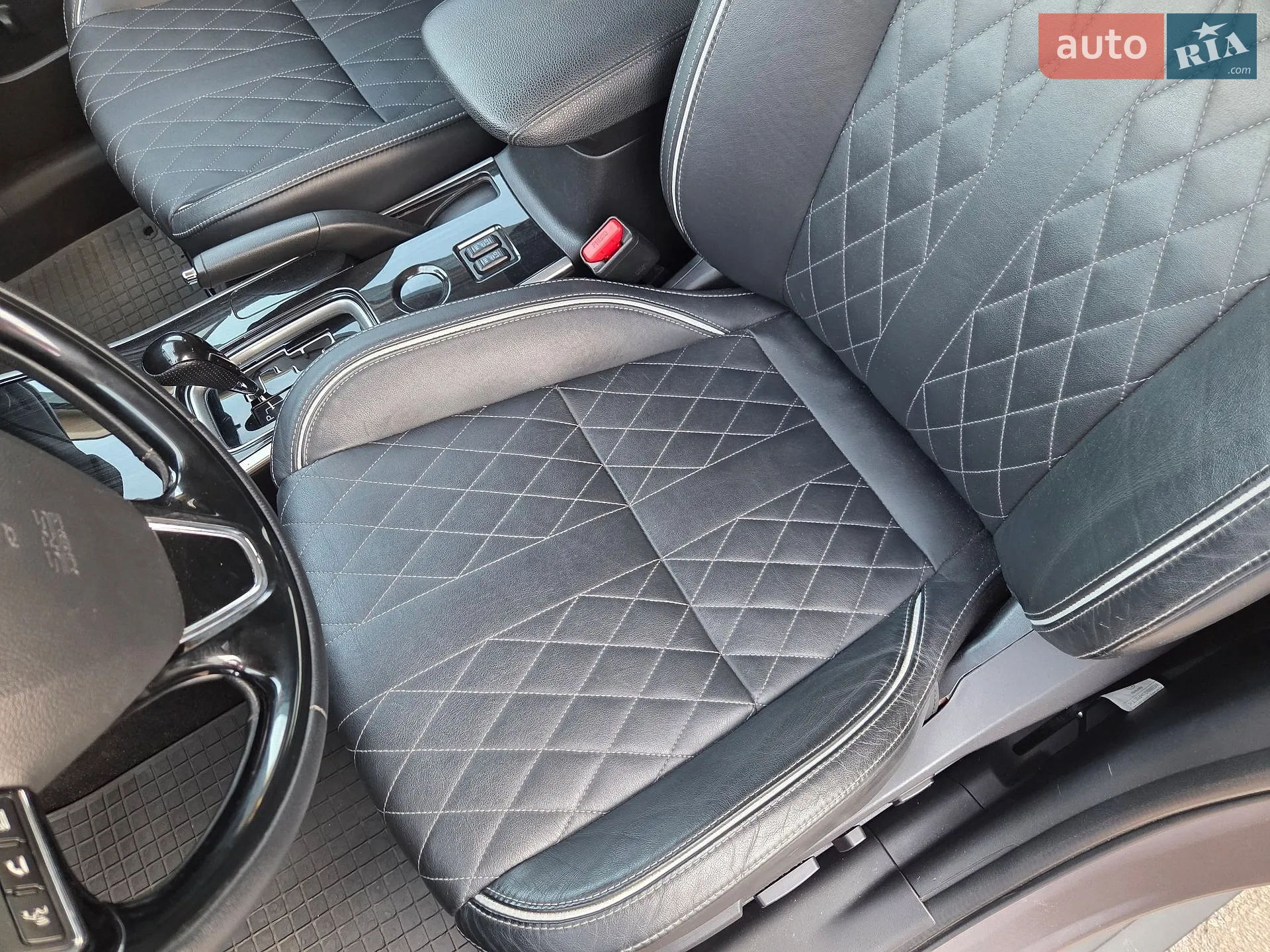 2021 Mitsubishi Outlander - мініатюра 18