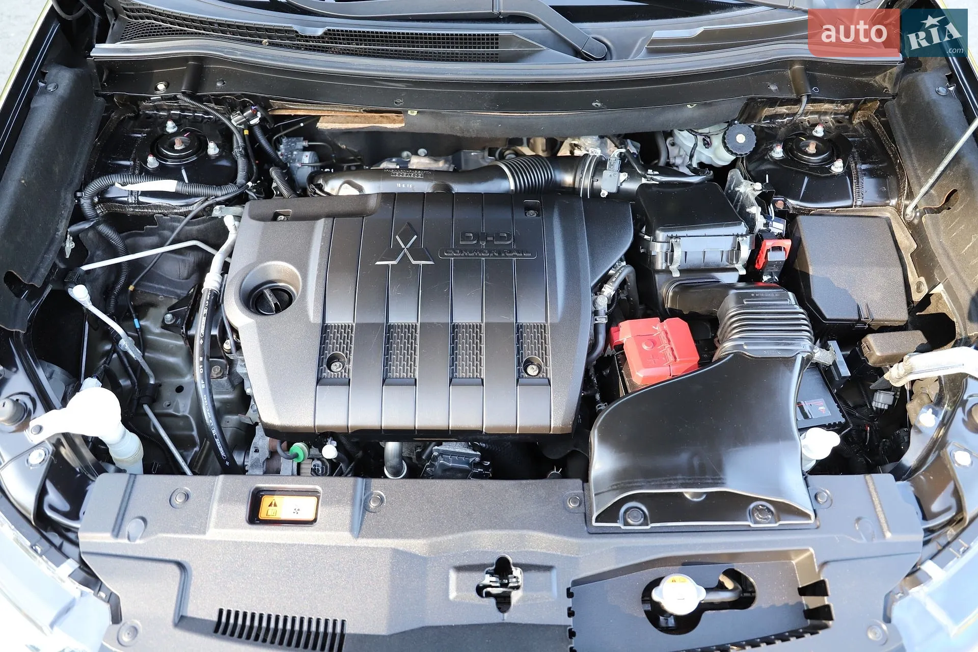 2016 Mitsubishi Outlander - мініатюра 116