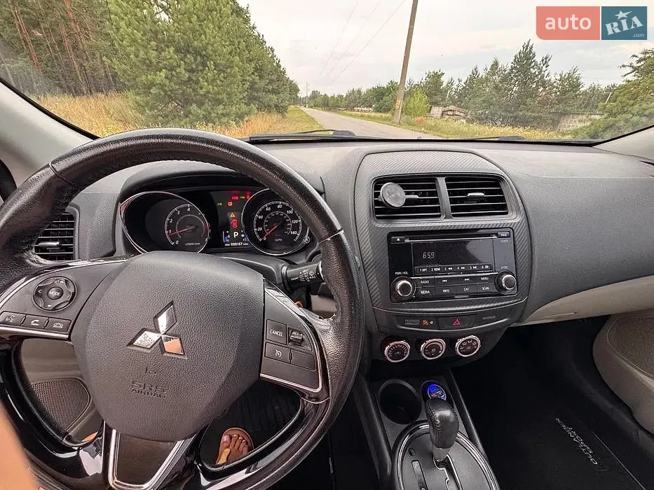 2017 Mitsubishi Outlander - мініатюра 14