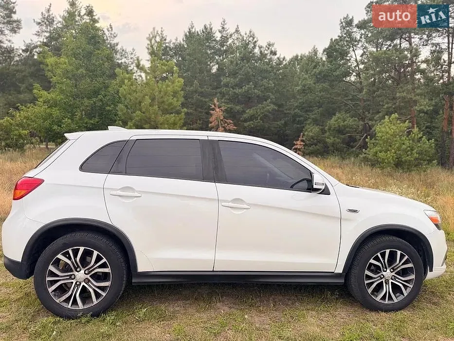 2017 Mitsubishi Outlander - мініатюра 3