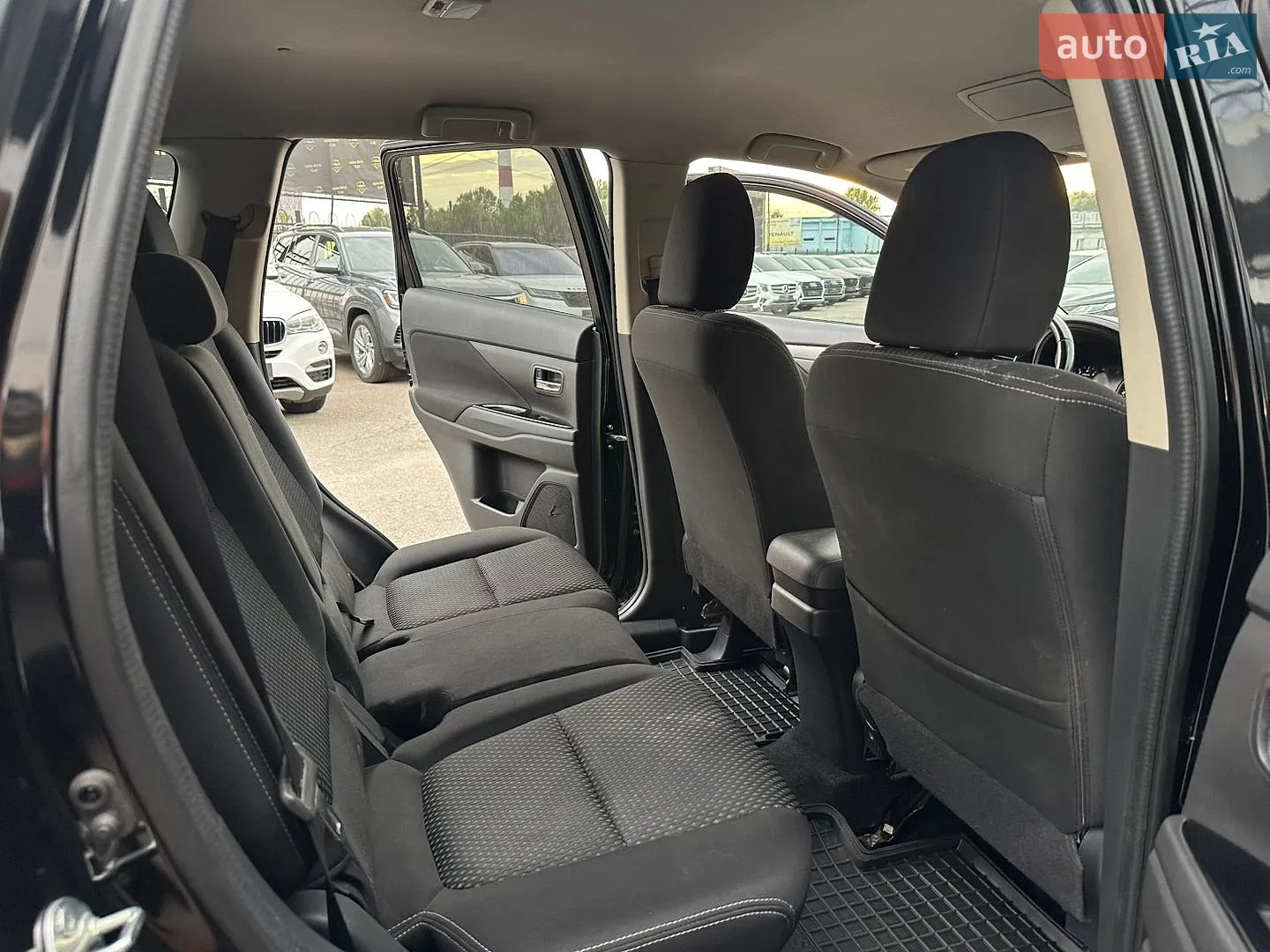 2016 Mitsubishi Outlander - мініатюра 18