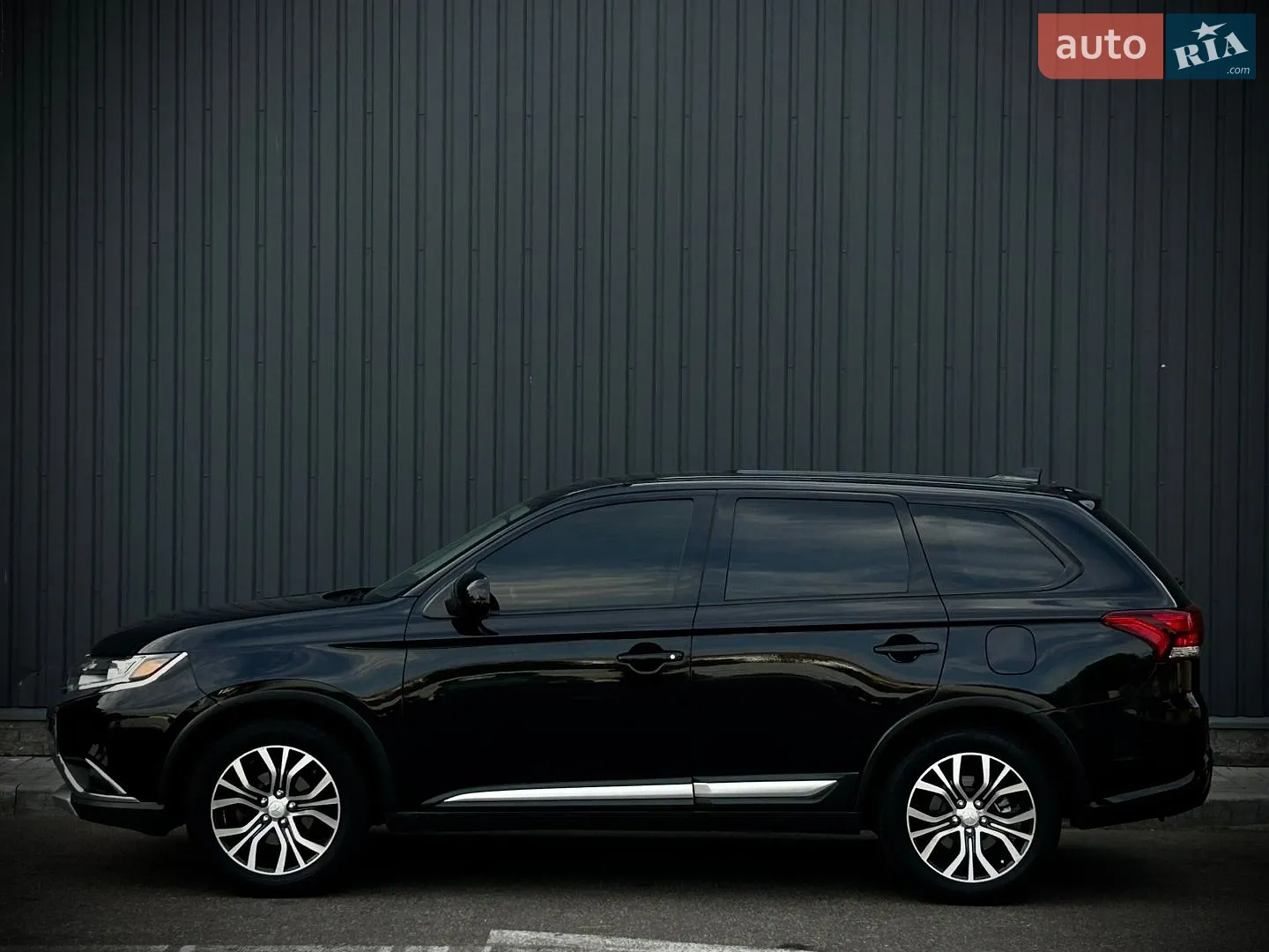 2017 Mitsubishi Outlander - мініатюра 2