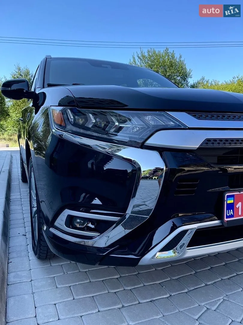 2020 Mitsubishi Outlander - мініатюра 8