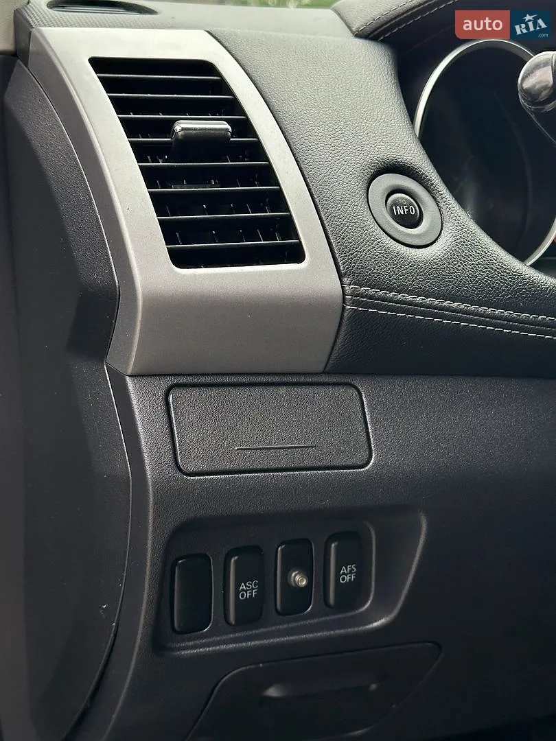 2011 Mitsubishi Outlander - мініатюра 27